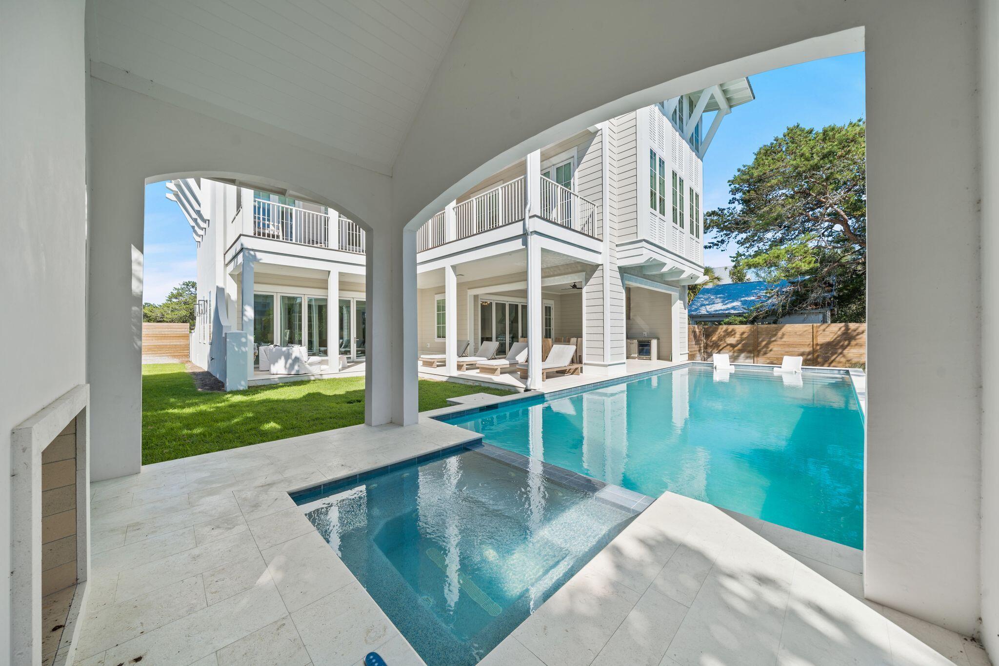 BLUE MOUNTAIN BEACH - Residential