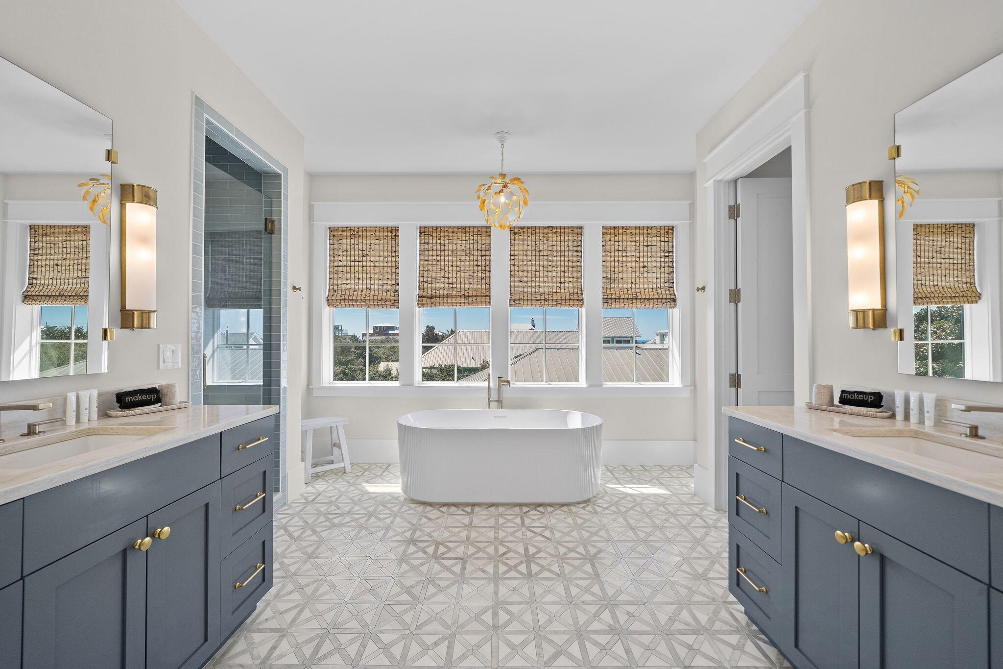 BLUE MOUNTAIN BEACH - Residential