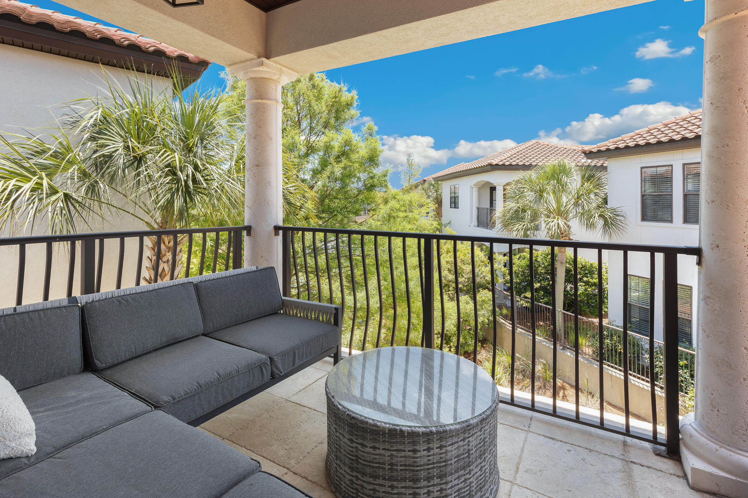 VILLA LAGO - Residential