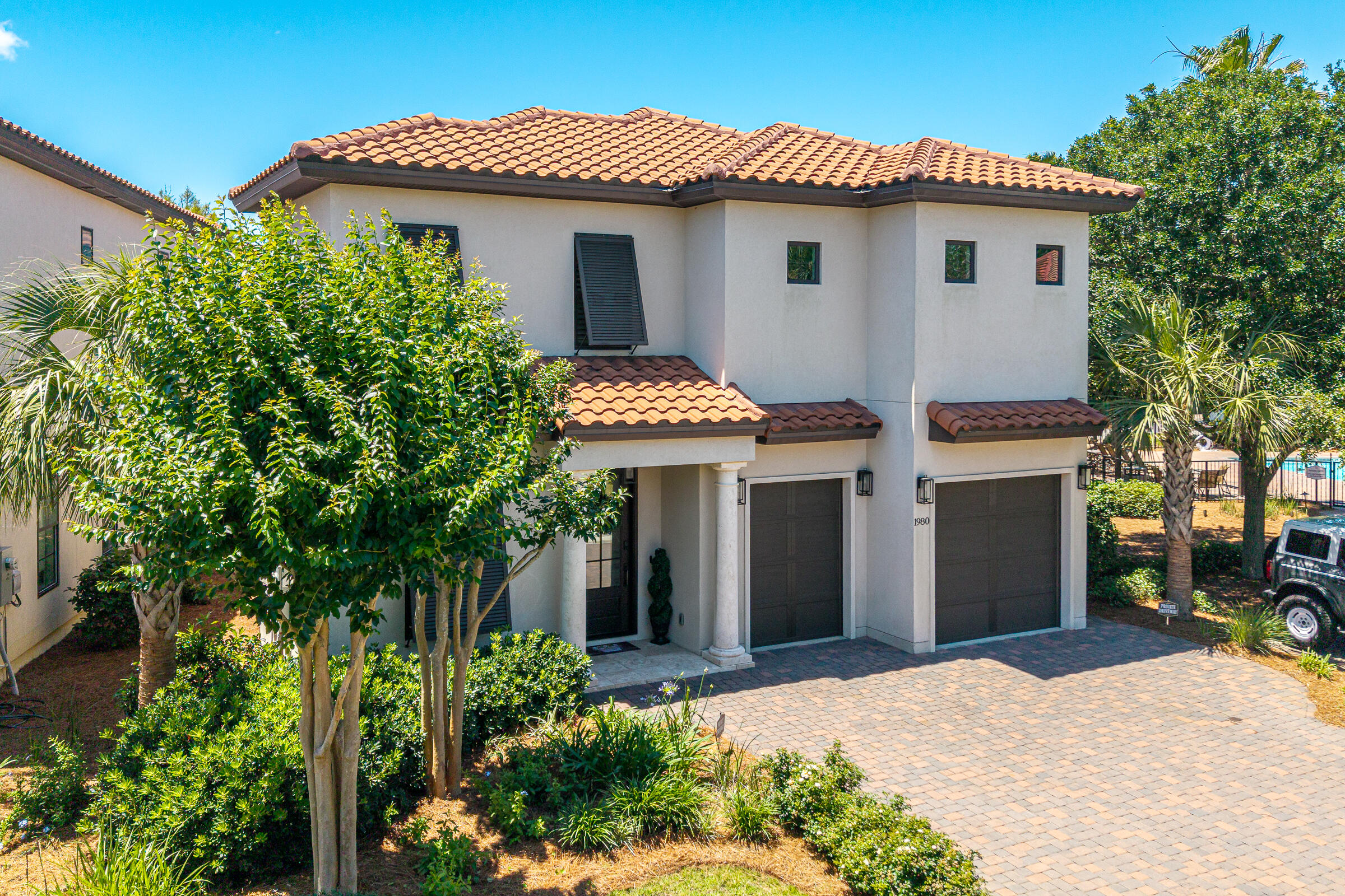 VILLA LAGO - Residential