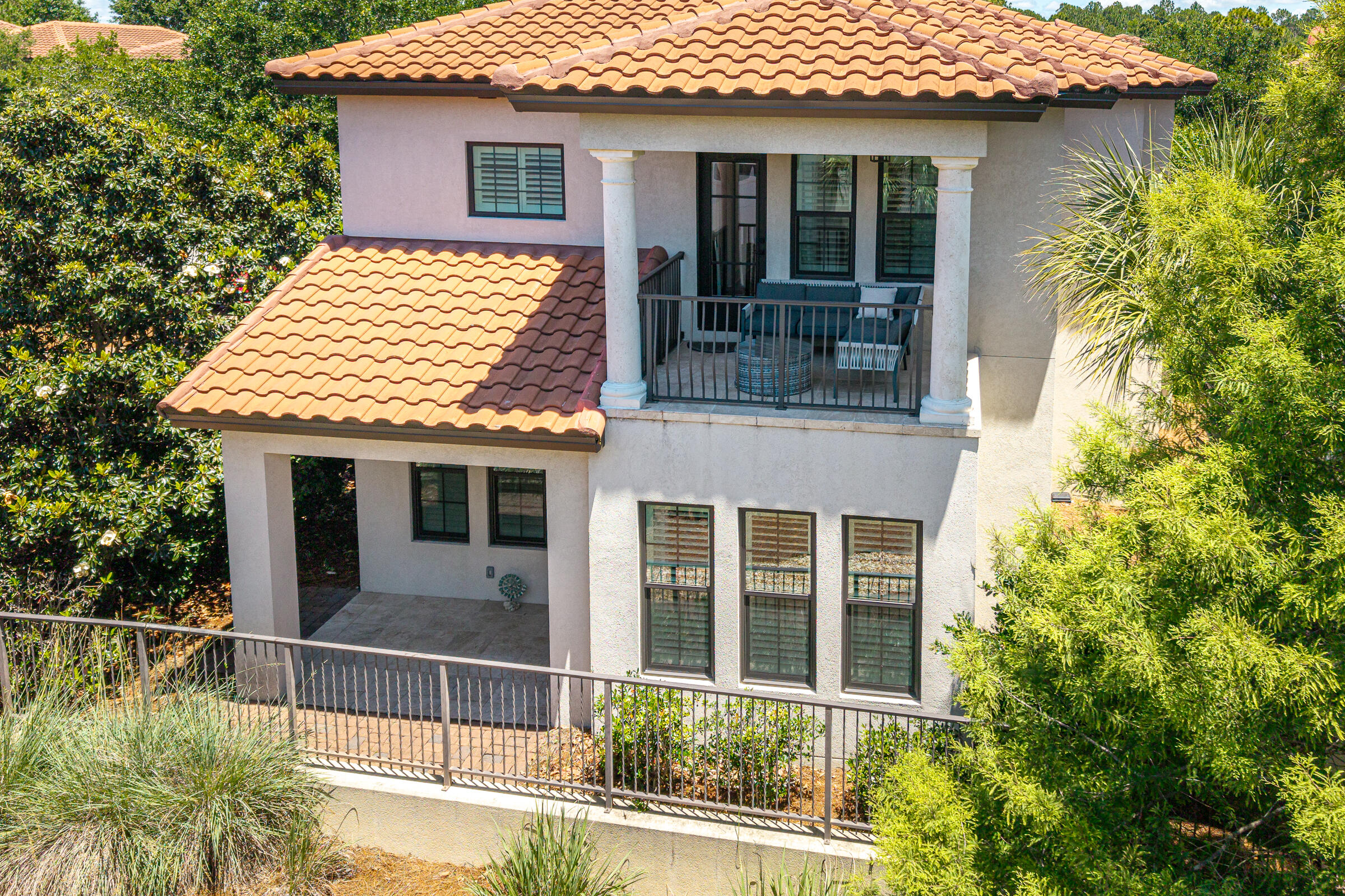 VILLA LAGO - Residential