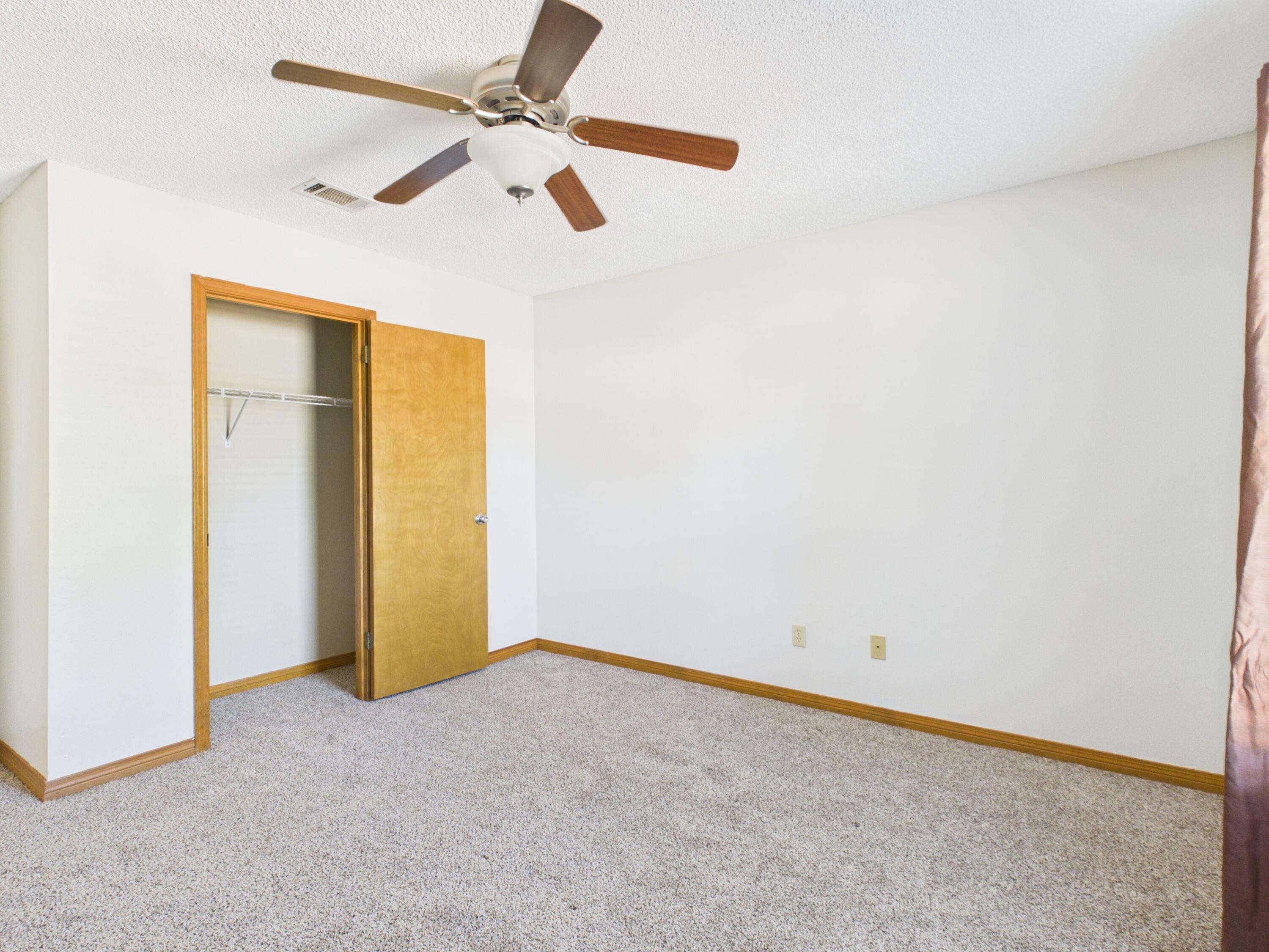 TWIN OAKS - Residential