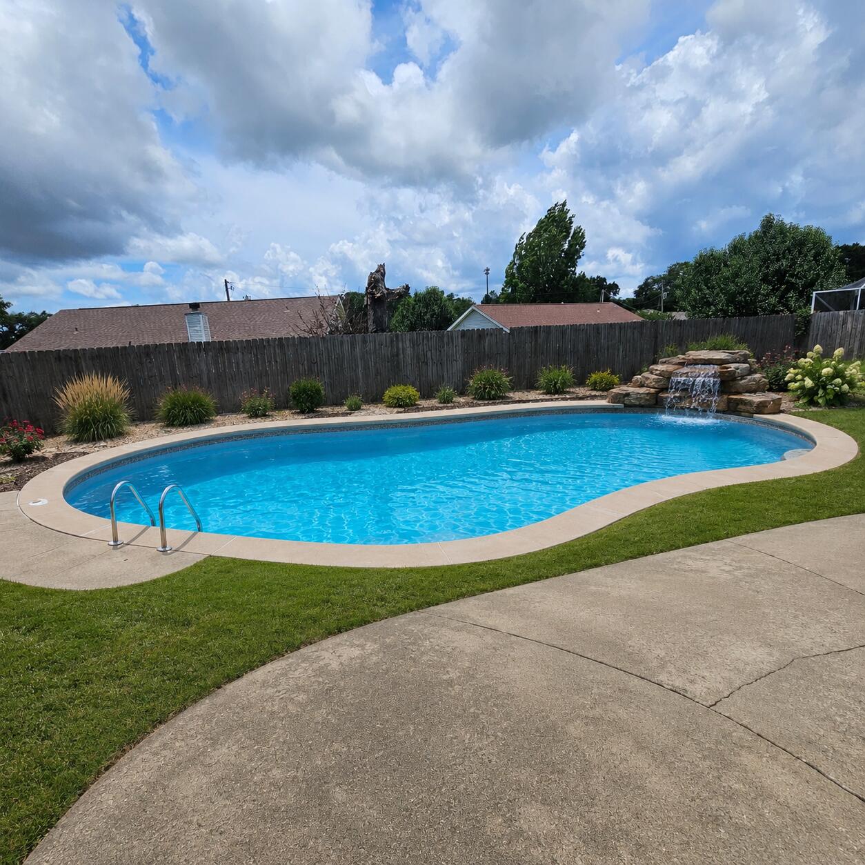 TWIN OAKS - Residential