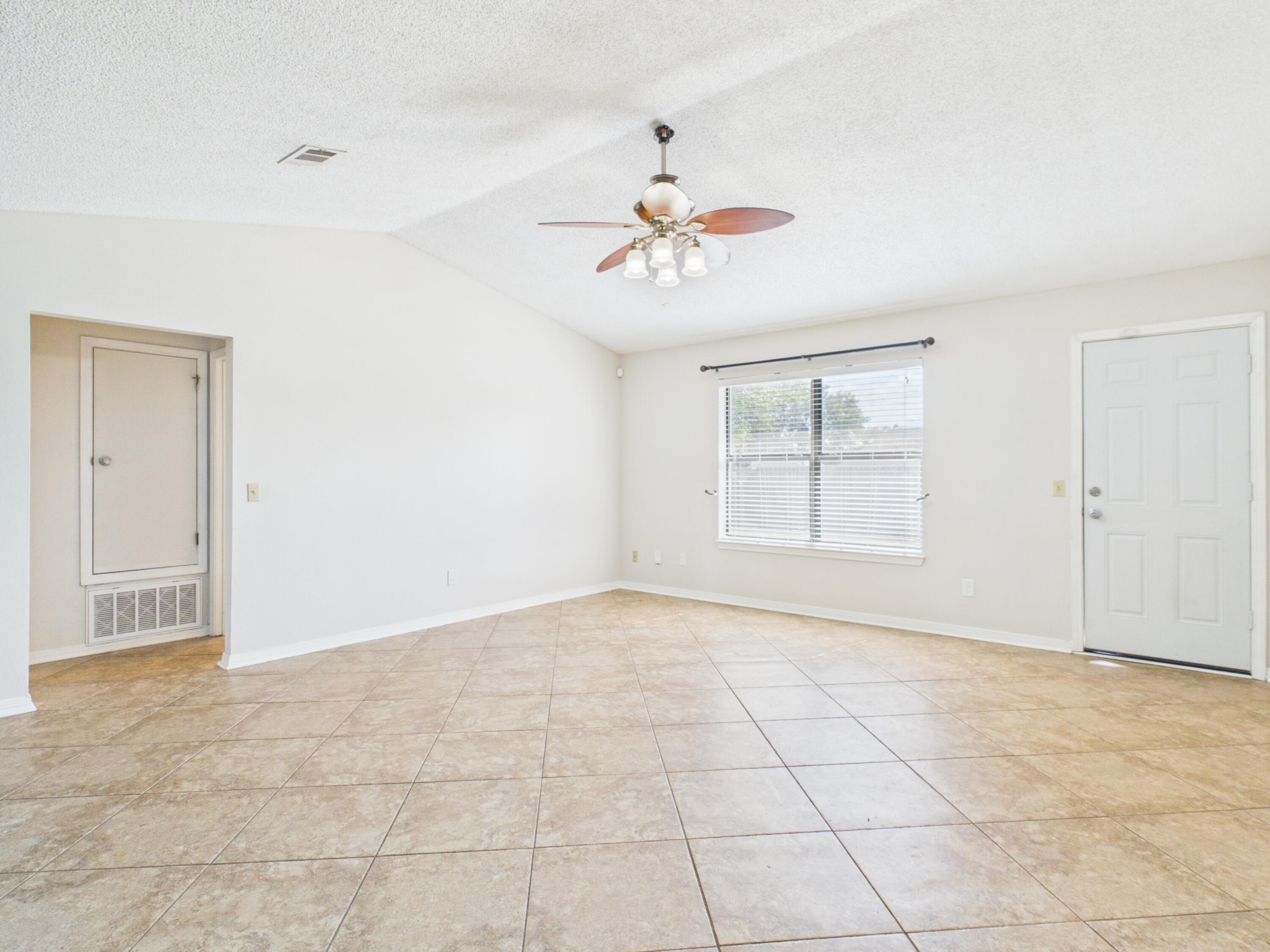 TWIN OAKS - Residential