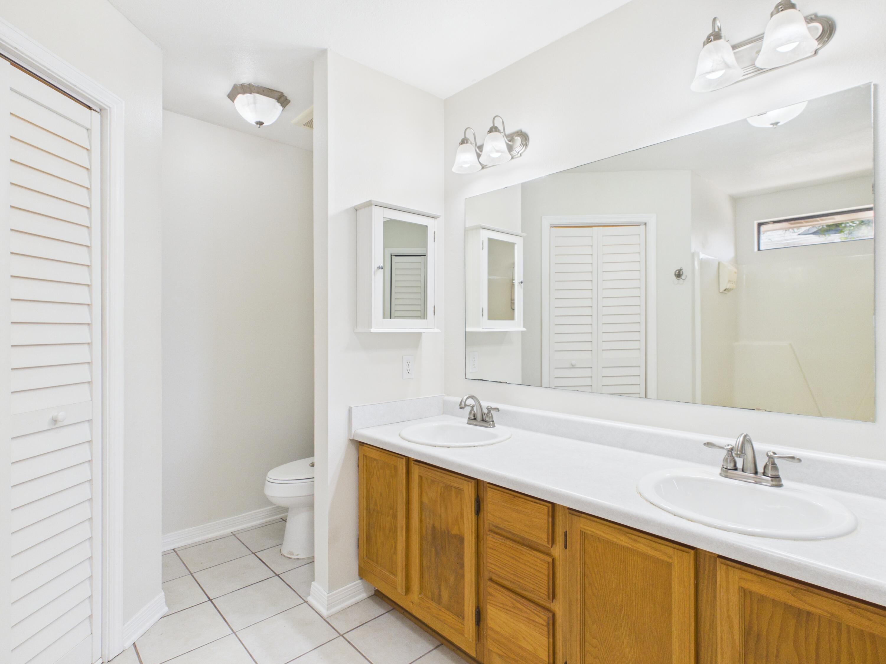 TWIN OAKS - Residential