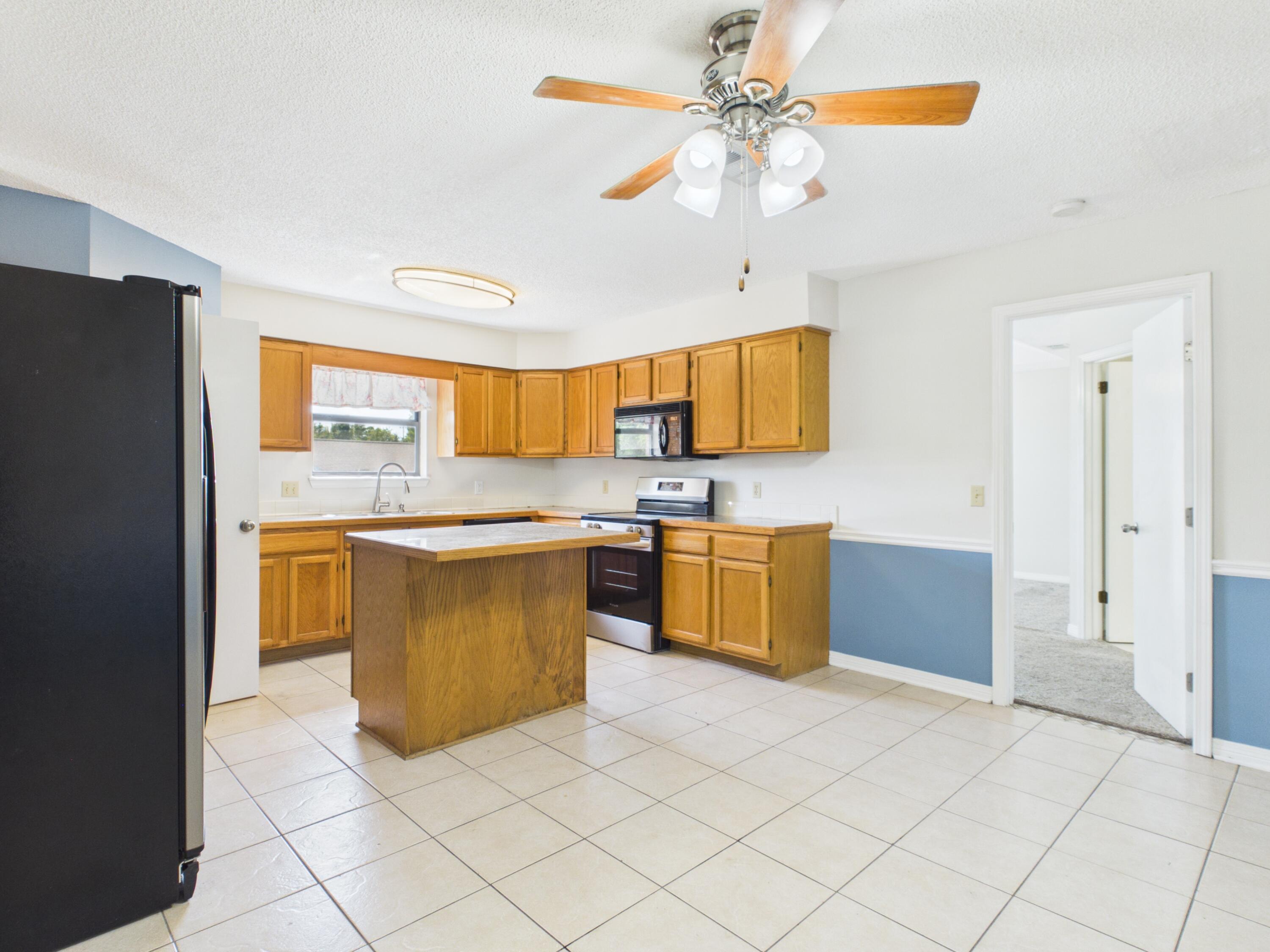 TWIN OAKS - Residential