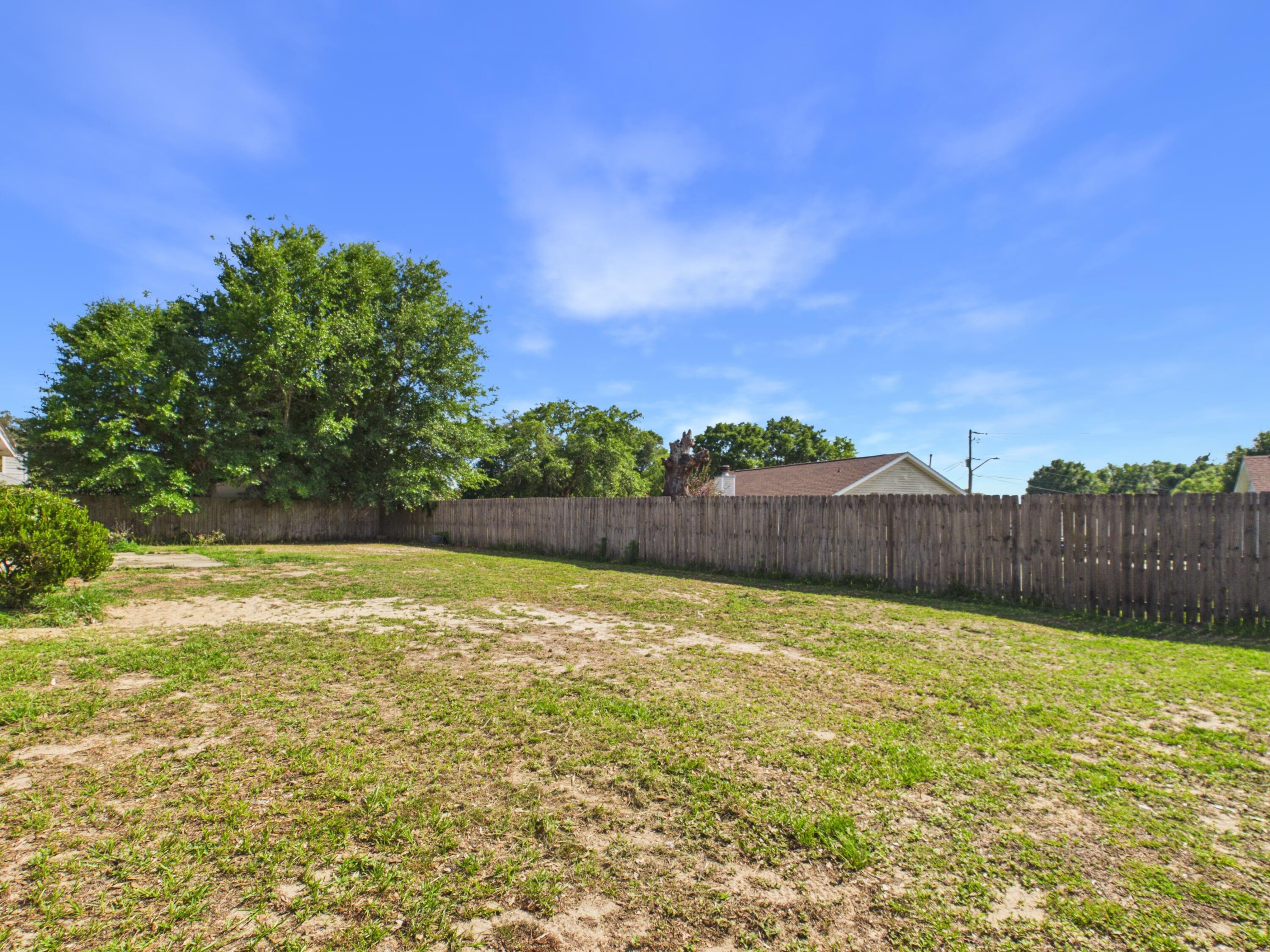TWIN OAKS - Residential