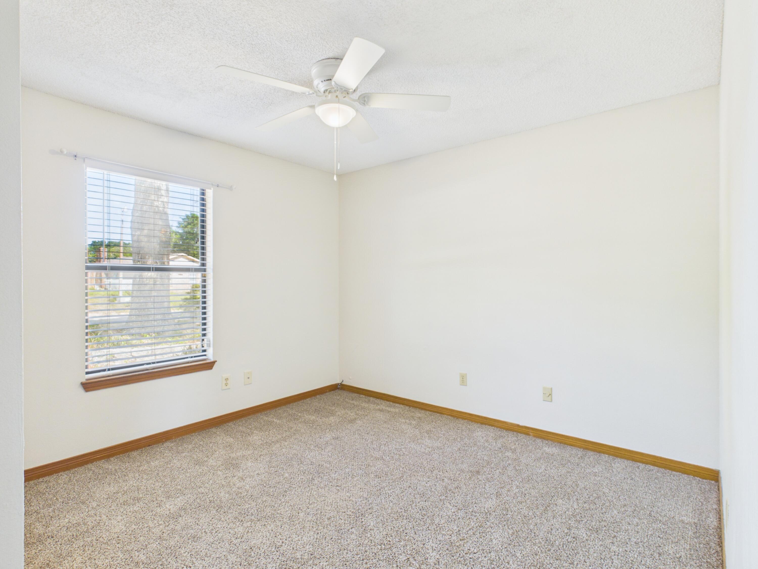 TWIN OAKS - Residential