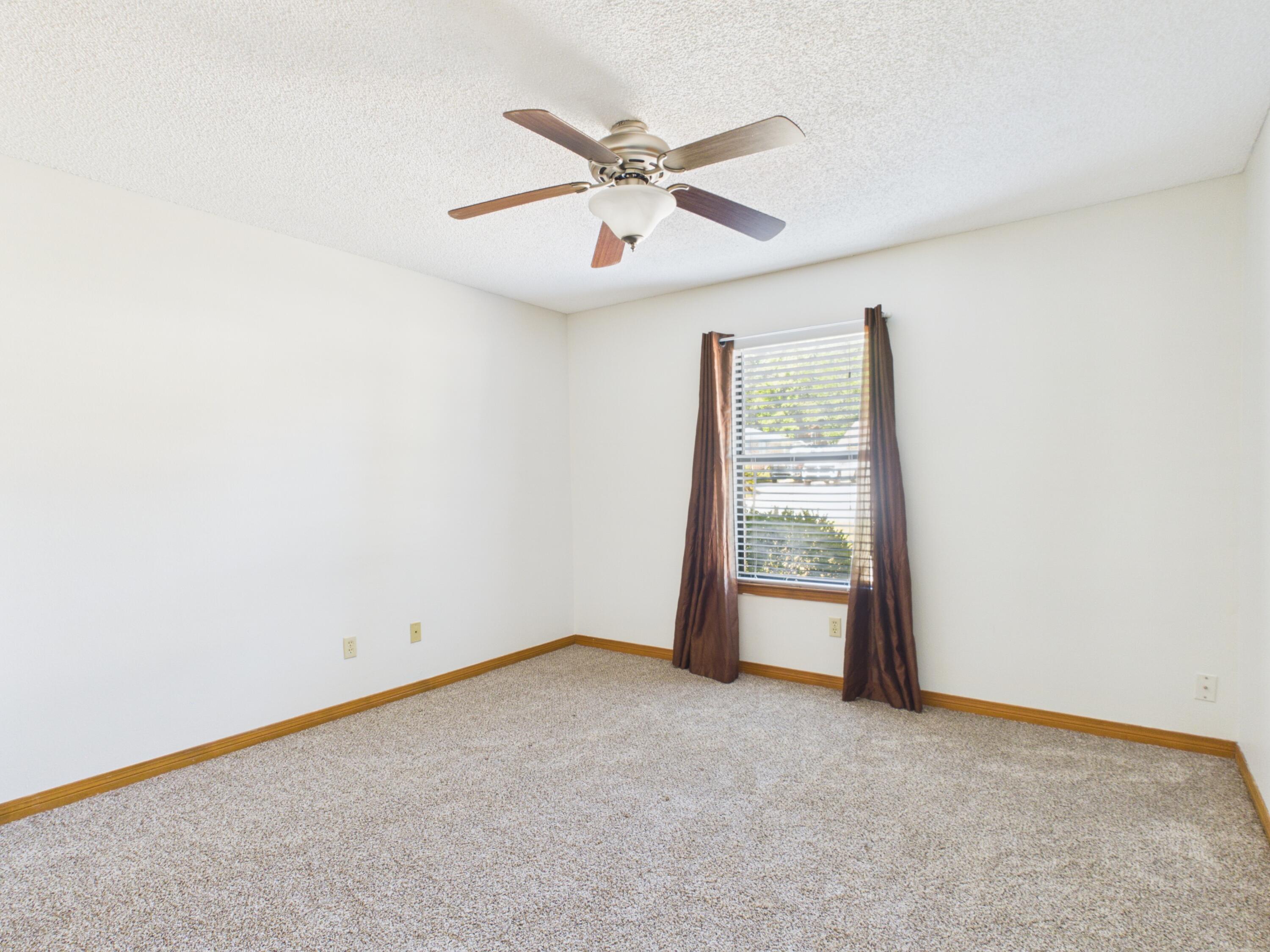 TWIN OAKS - Residential
