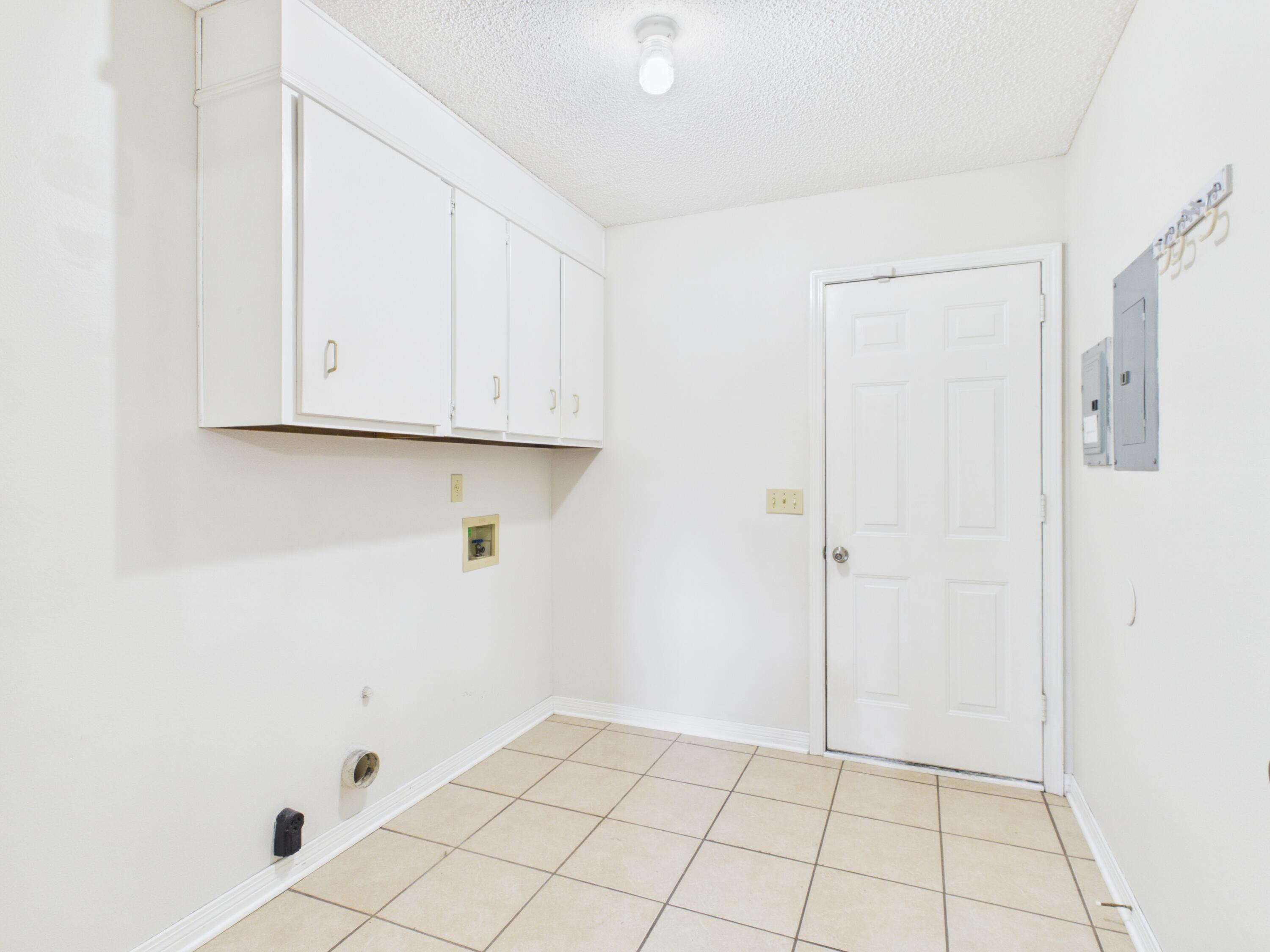 TWIN OAKS - Residential