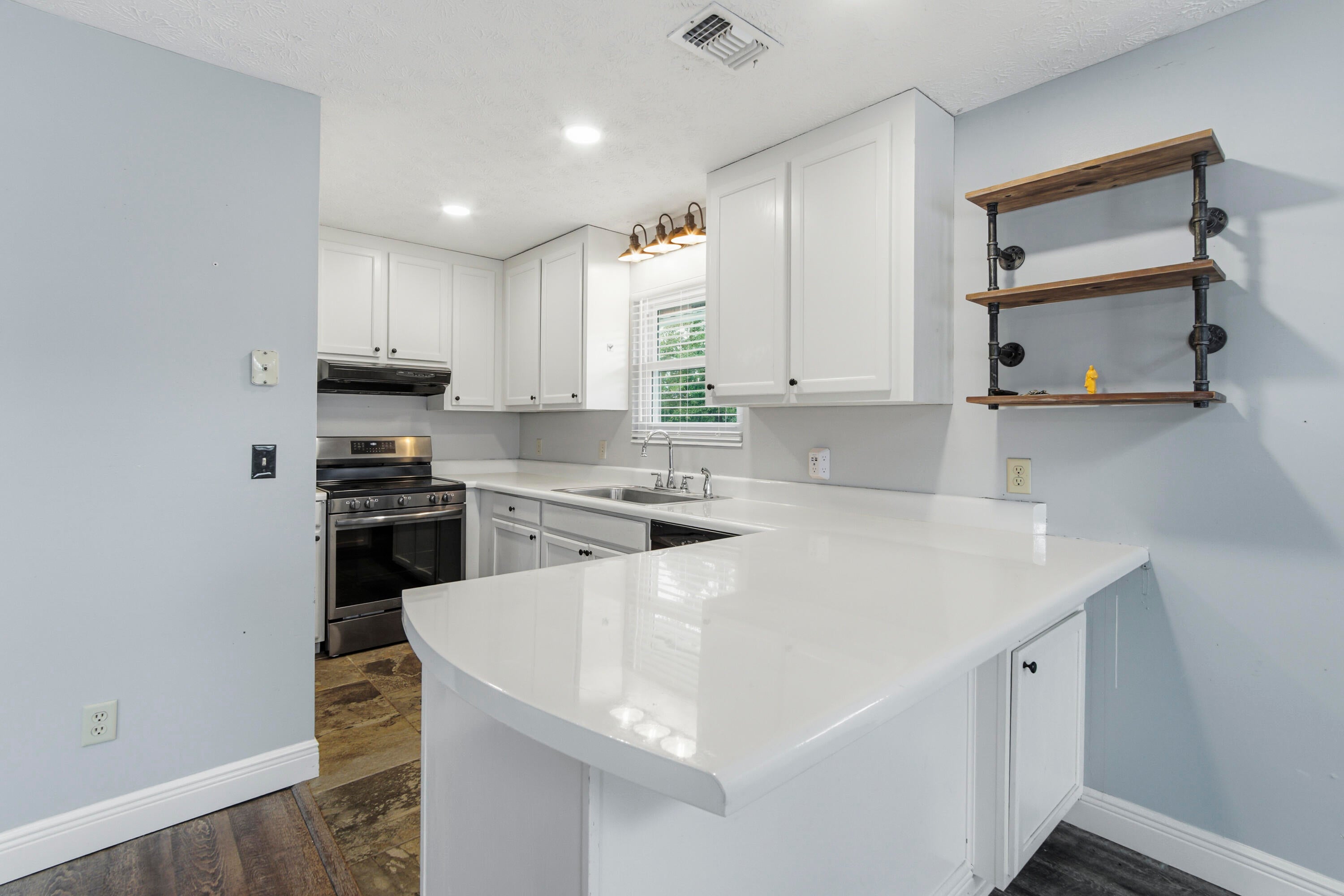 NO RECORDED SUBDIVISION - Residential