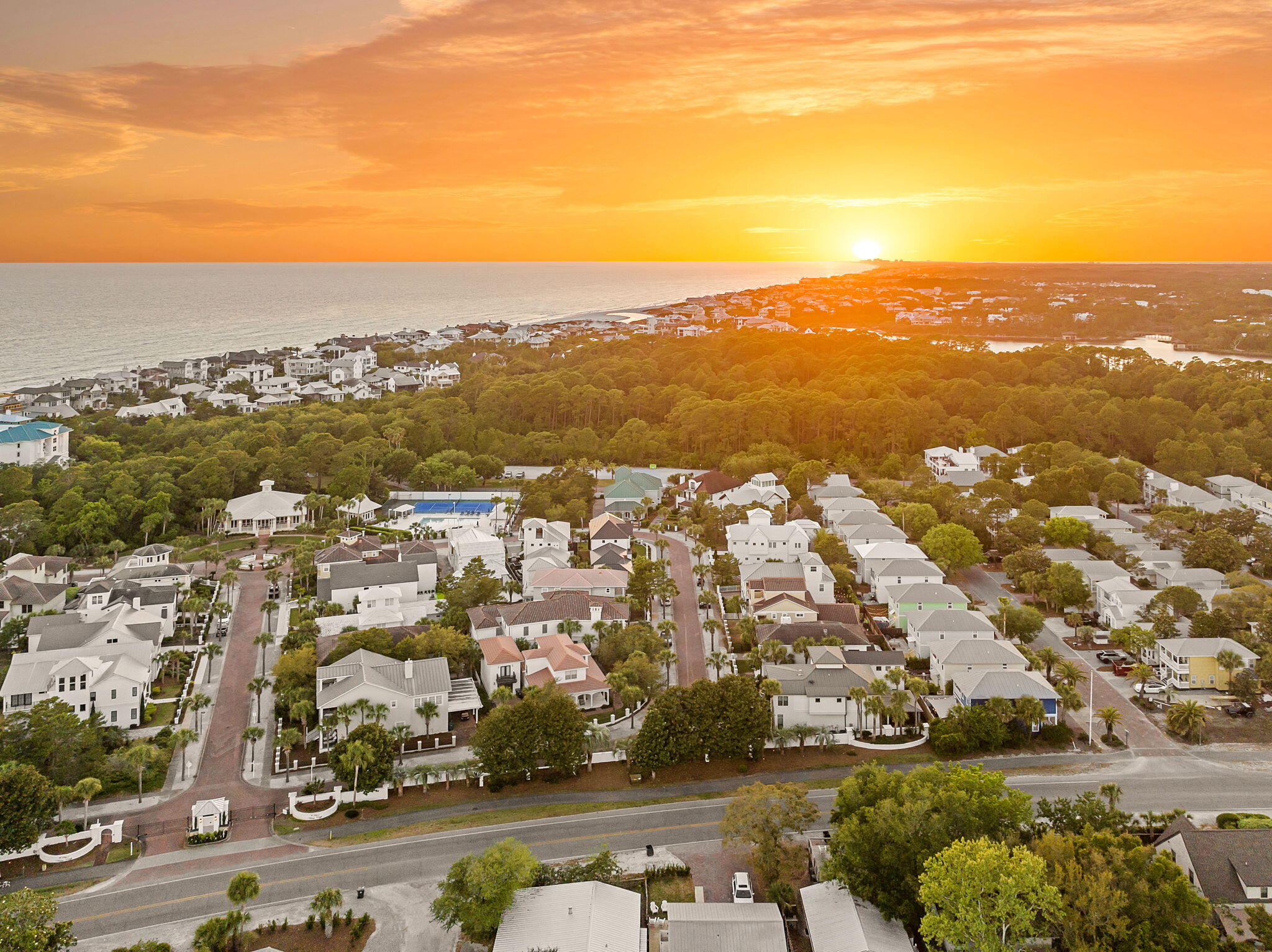 VILLAGE OF WHITE CLIFFS THE - Residential