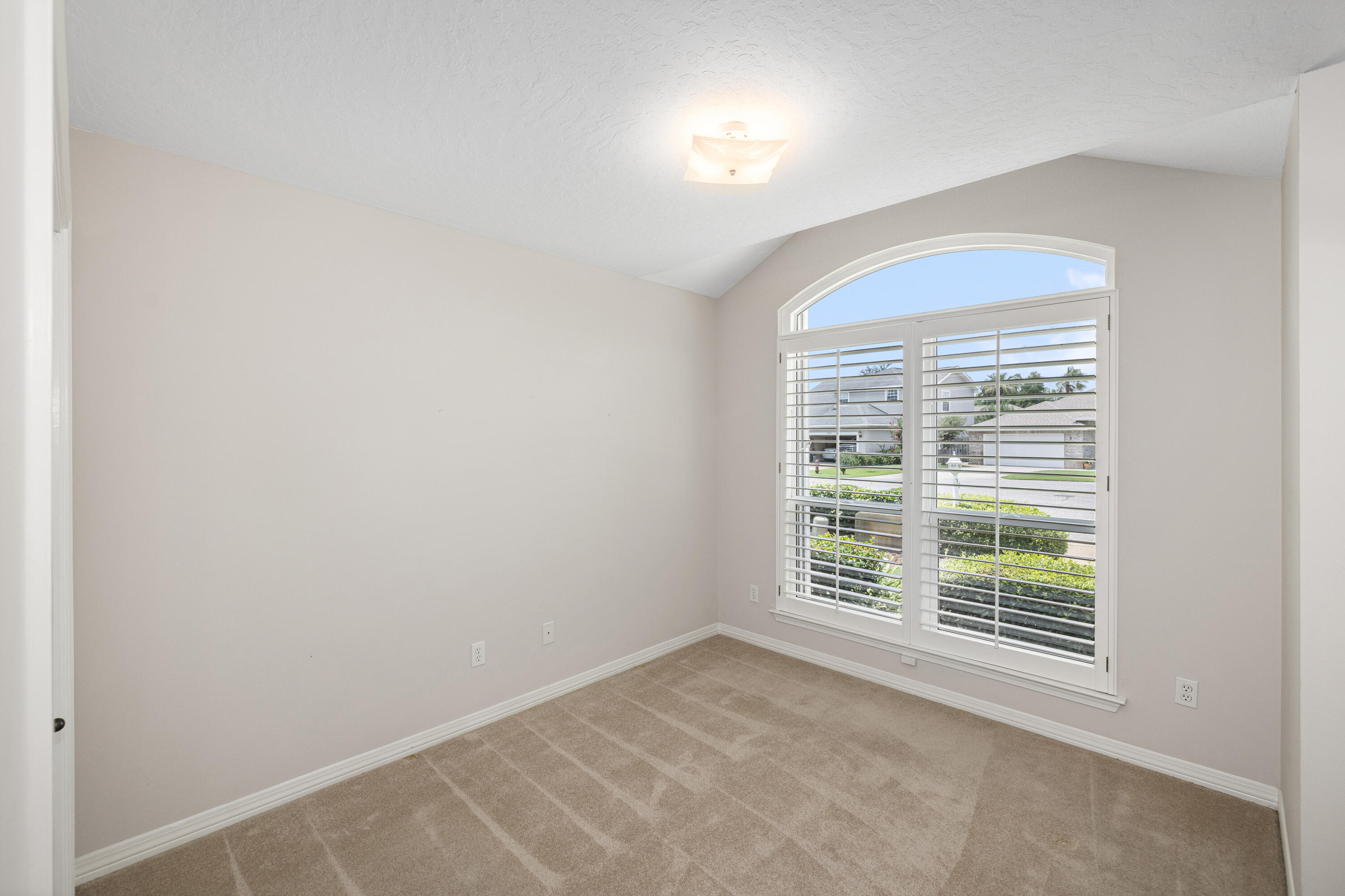 NORTH RIDGE CREEK S/D 1ST ADDN - Residential