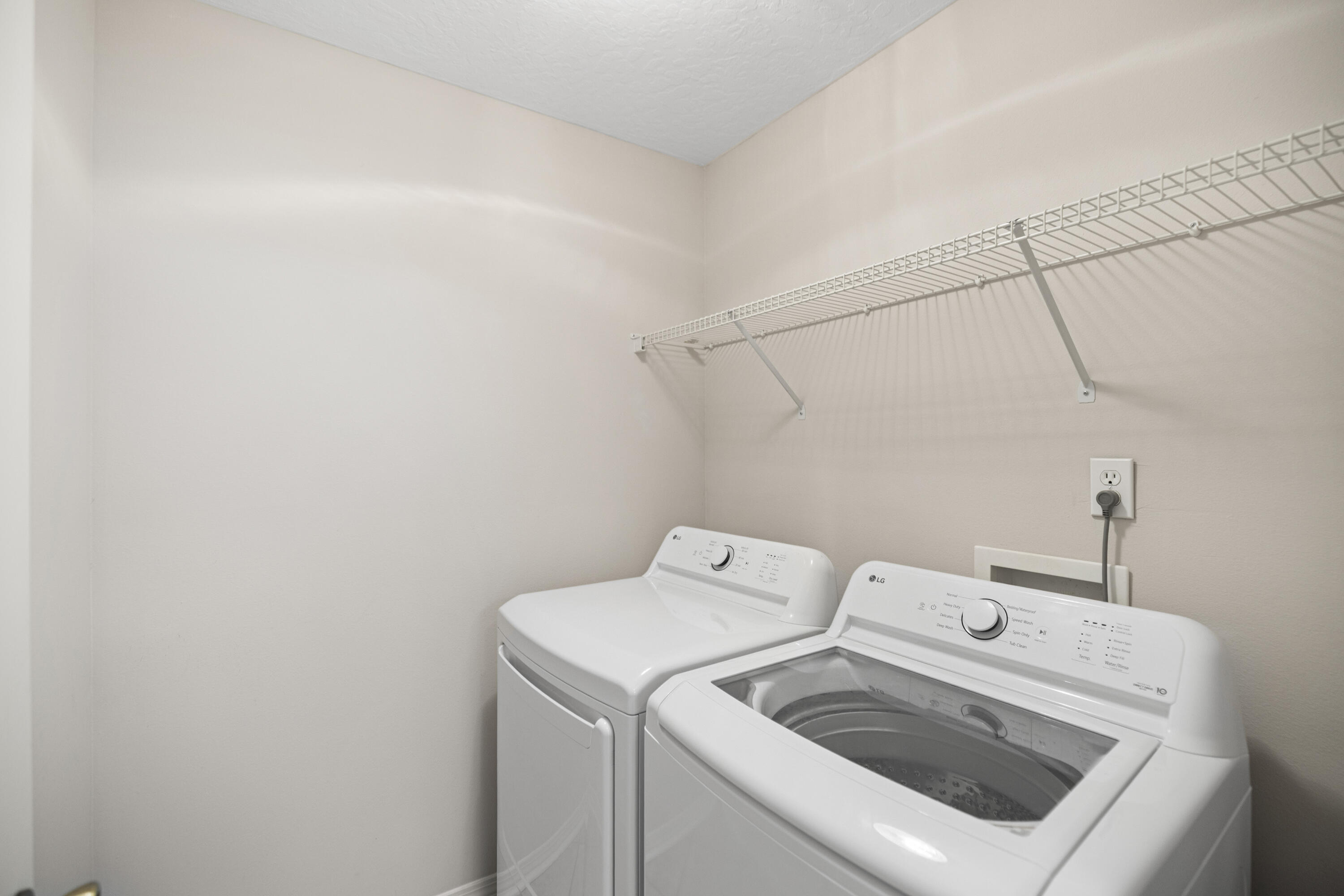 NORTH RIDGE CREEK S/D 1ST ADDN - Residential