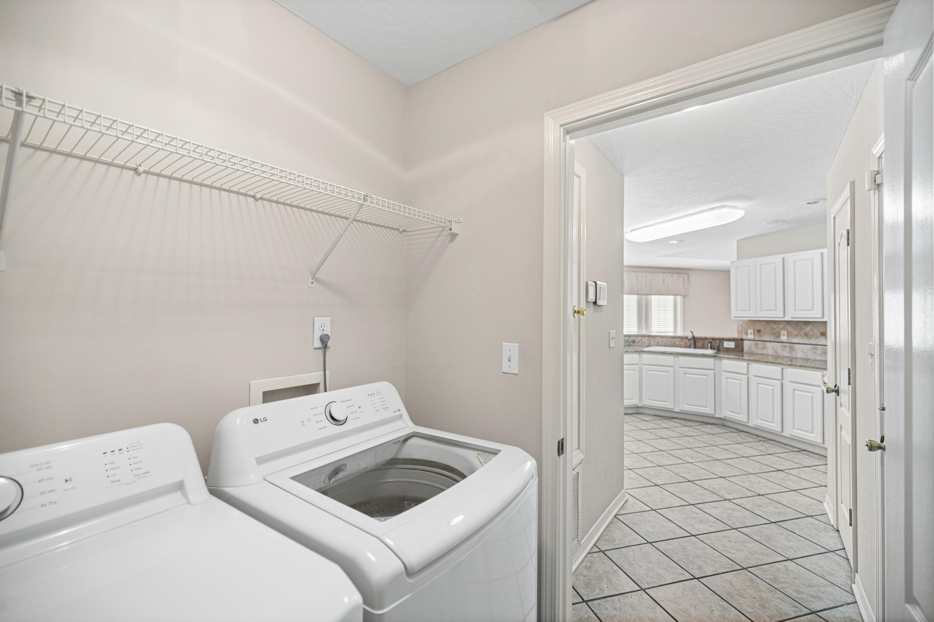 NORTH RIDGE CREEK S/D 1ST ADDN - Residential