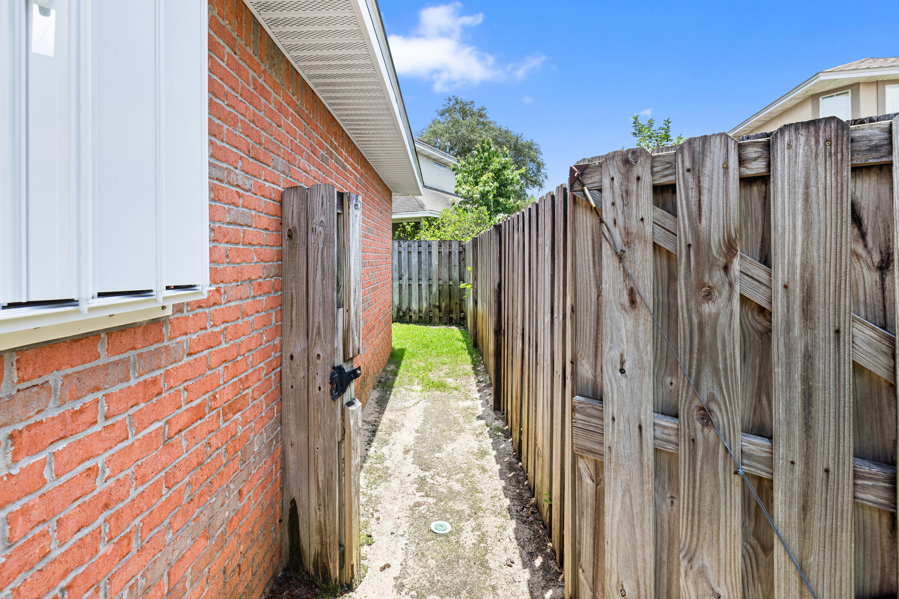 NORTH RIDGE CREEK S/D 1ST ADDN - Residential