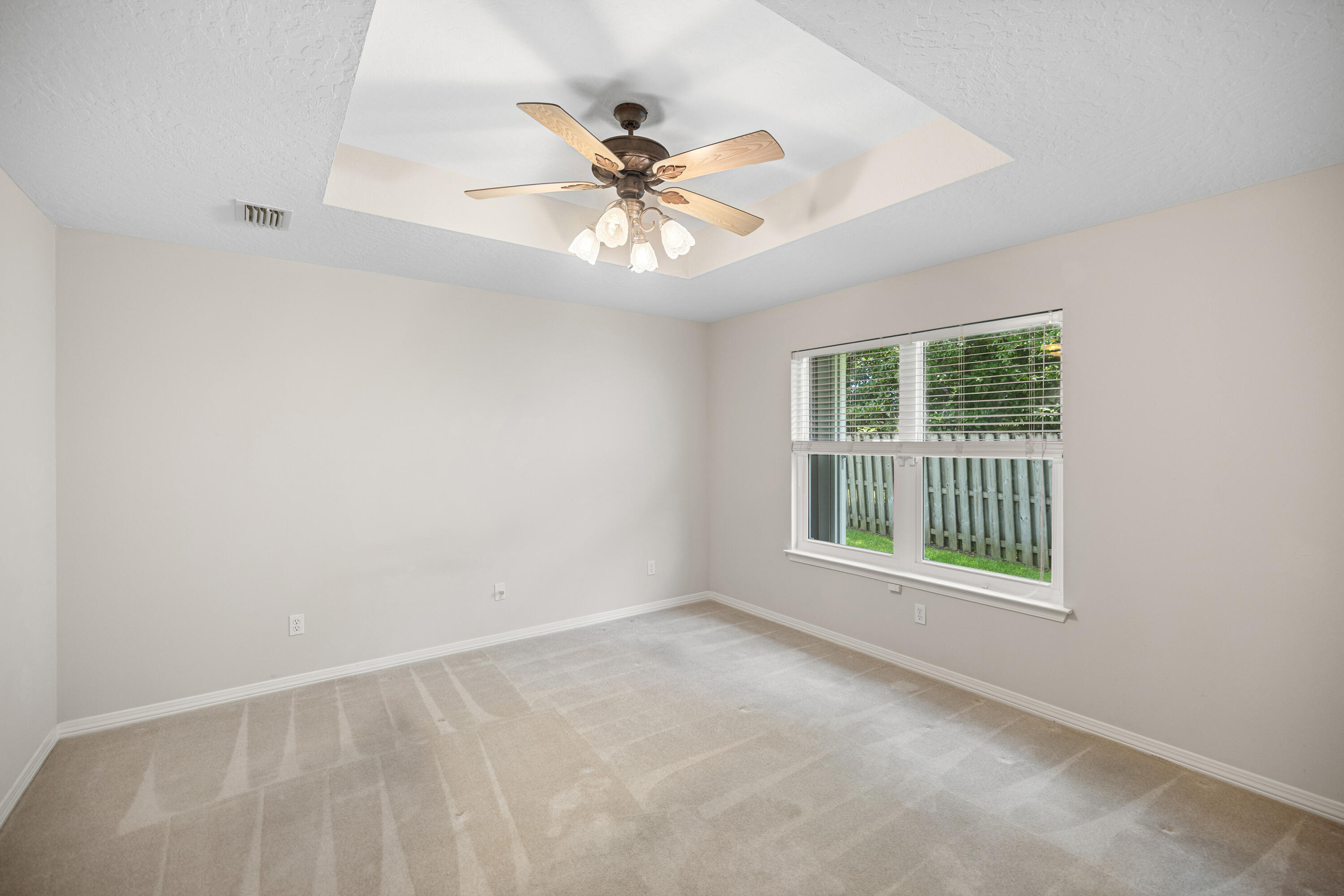 NORTH RIDGE CREEK S/D 1ST ADDN - Residential