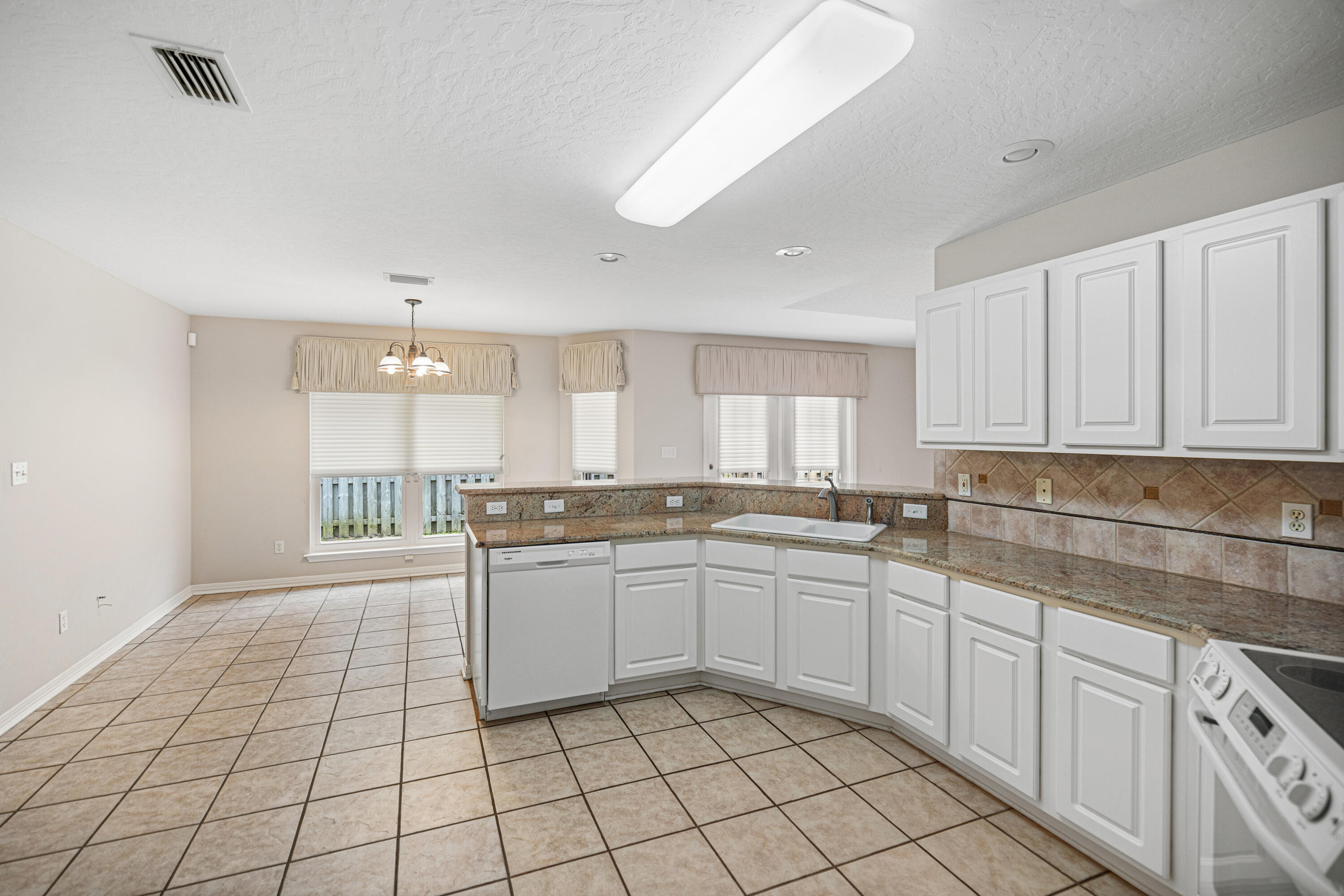 NORTH RIDGE CREEK S/D 1ST ADDN - Residential