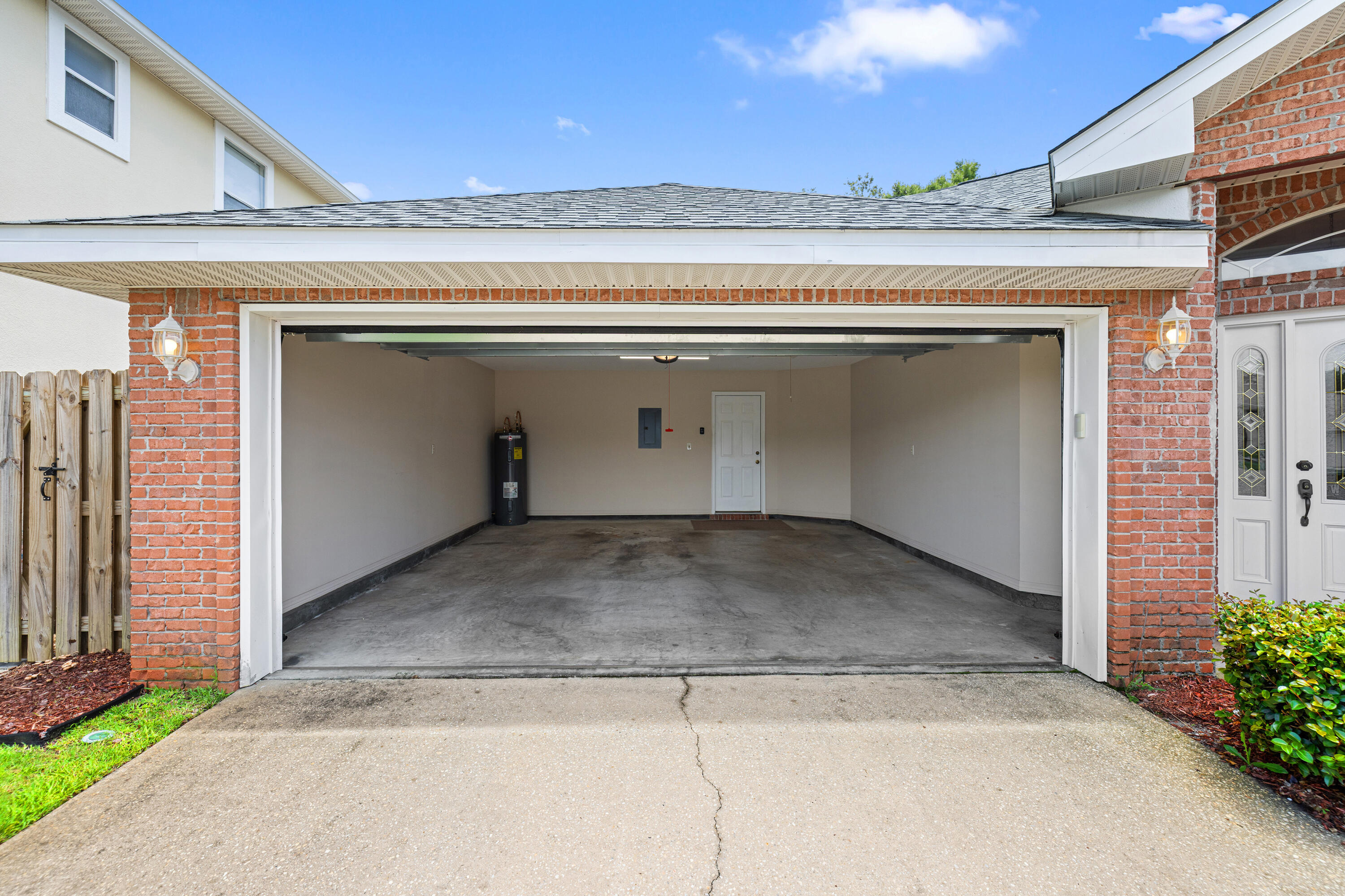 NORTH RIDGE CREEK S/D 1ST ADDN - Residential