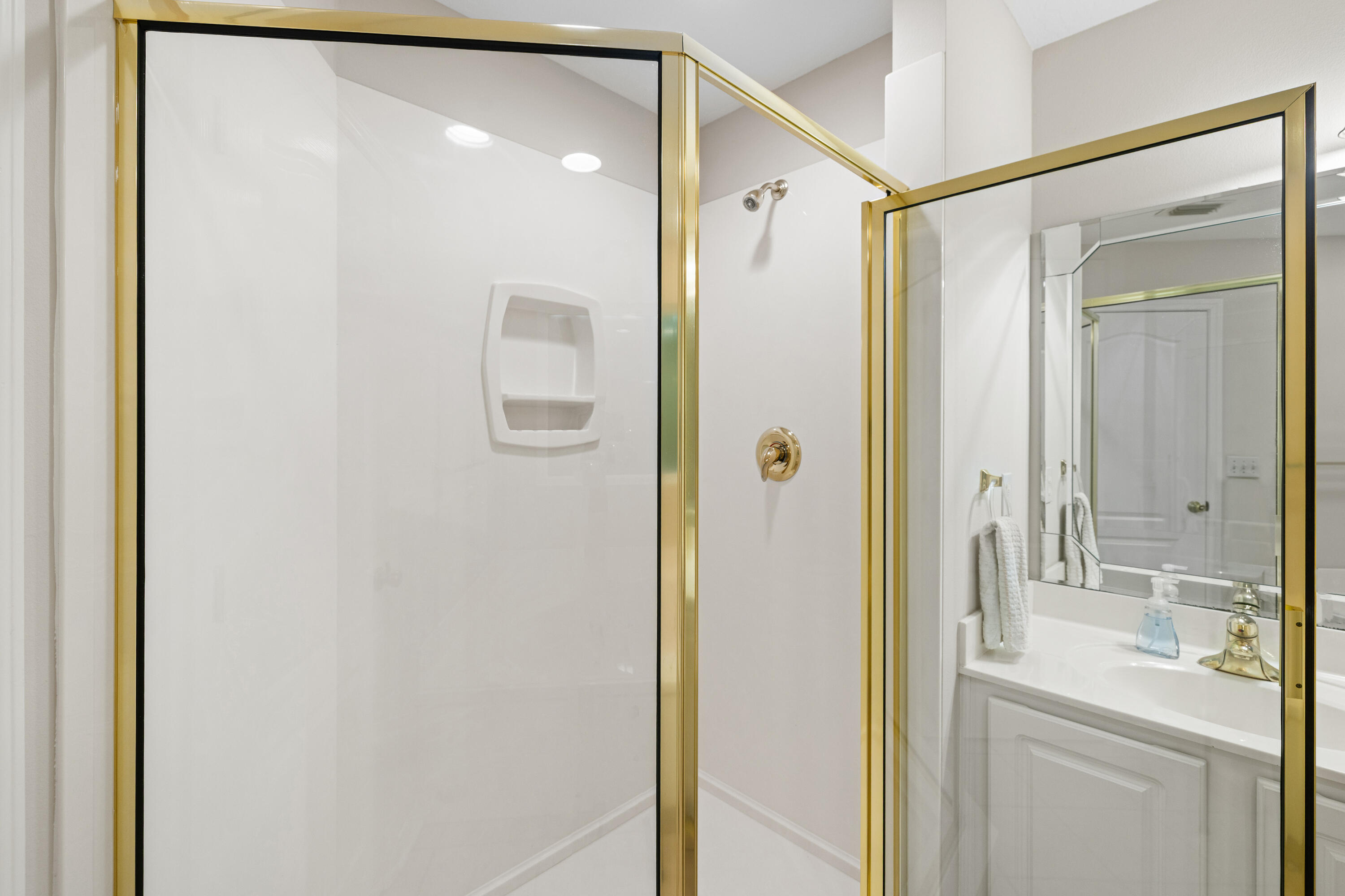 NORTH RIDGE CREEK S/D 1ST ADDN - Residential