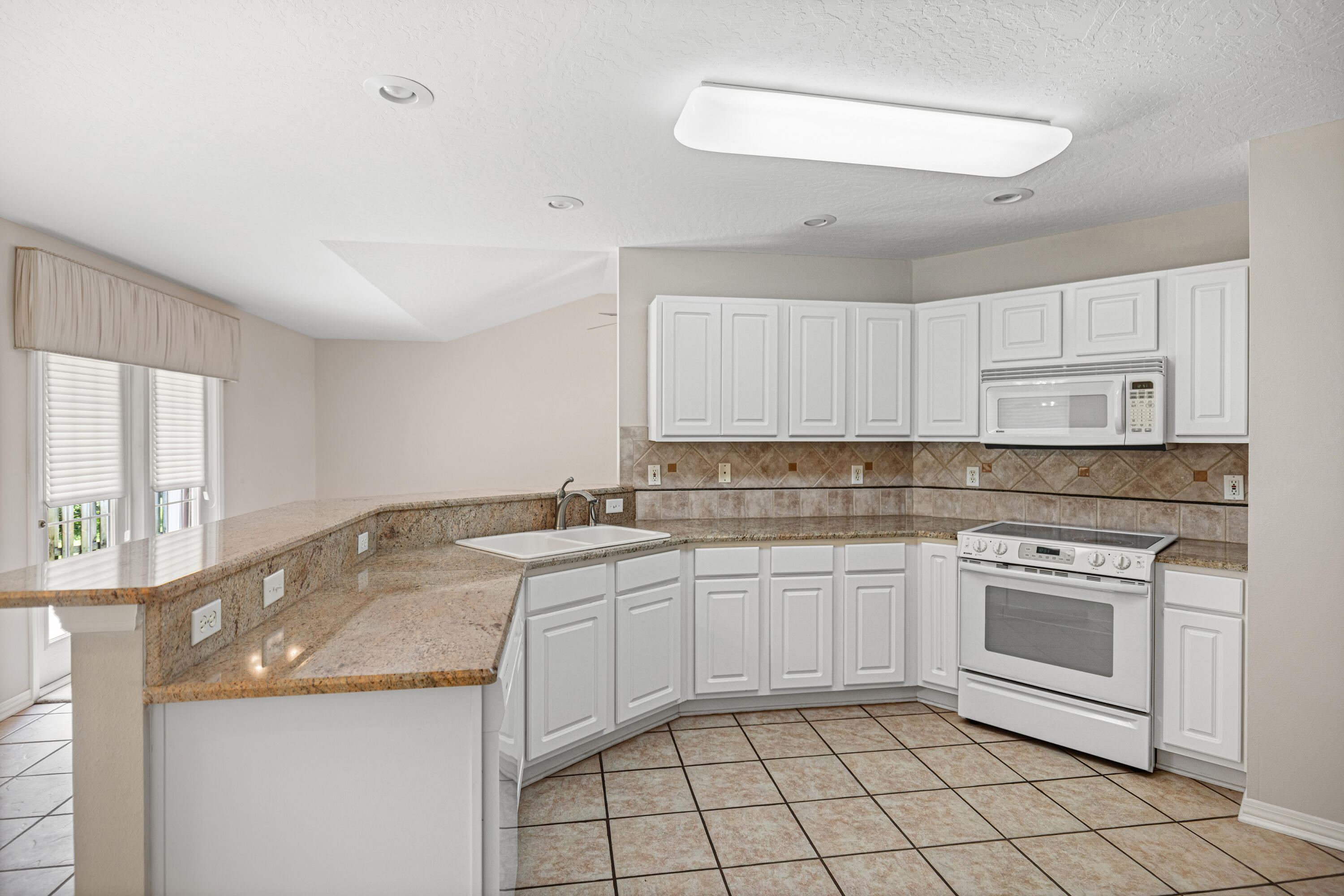 NORTH RIDGE CREEK S/D 1ST ADDN - Residential