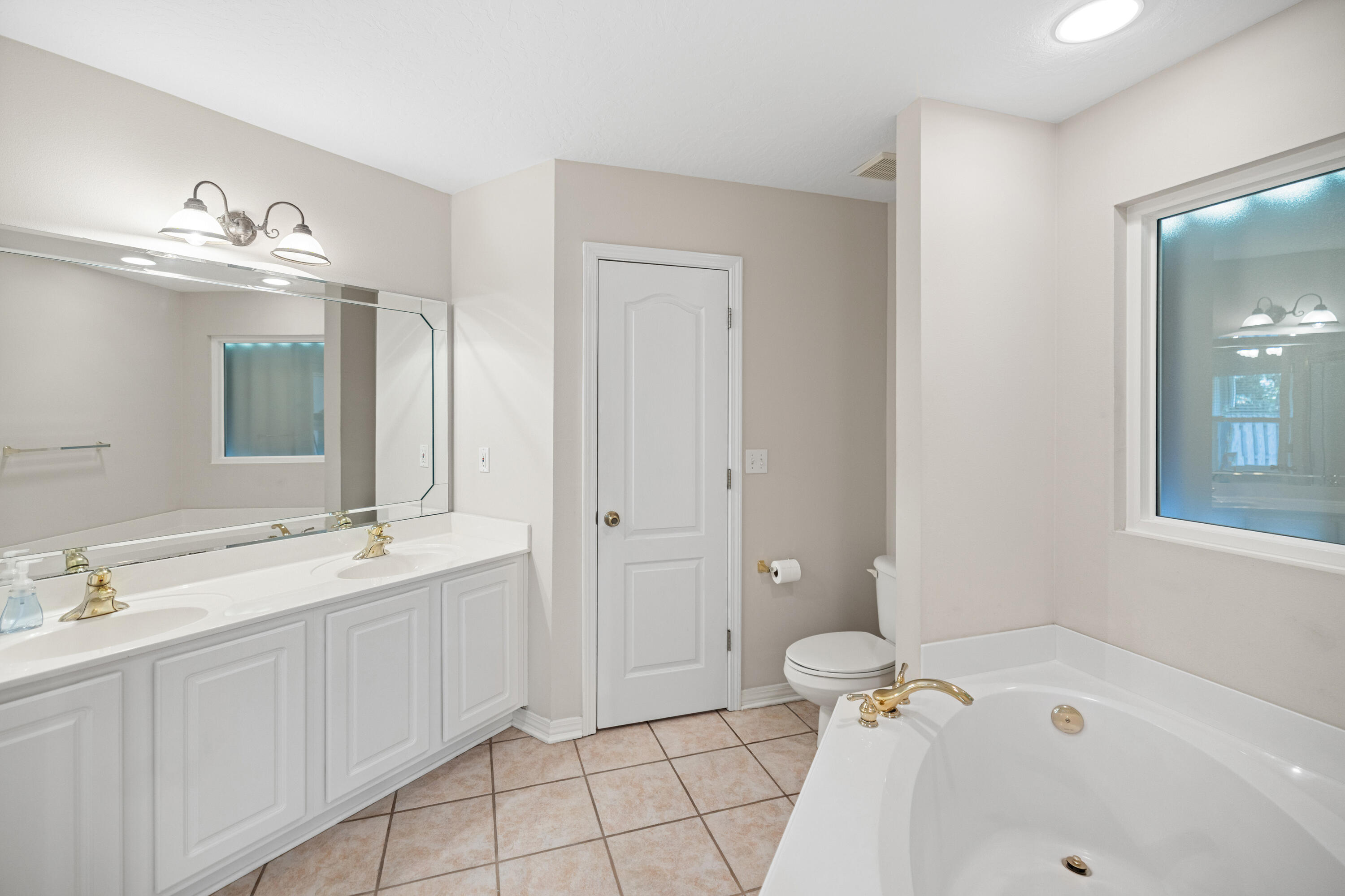 NORTH RIDGE CREEK S/D 1ST ADDN - Residential