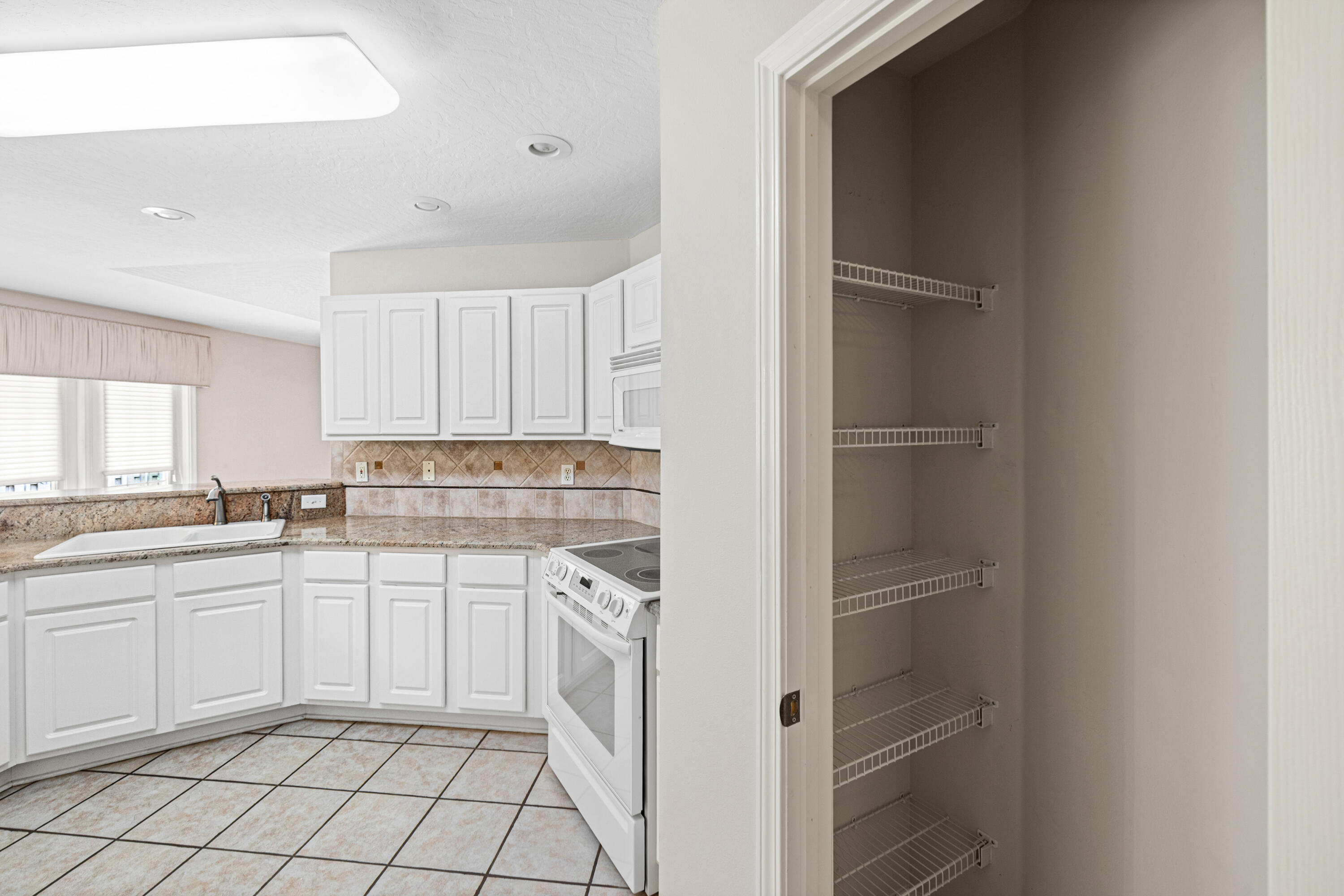 NORTH RIDGE CREEK S/D 1ST ADDN - Residential