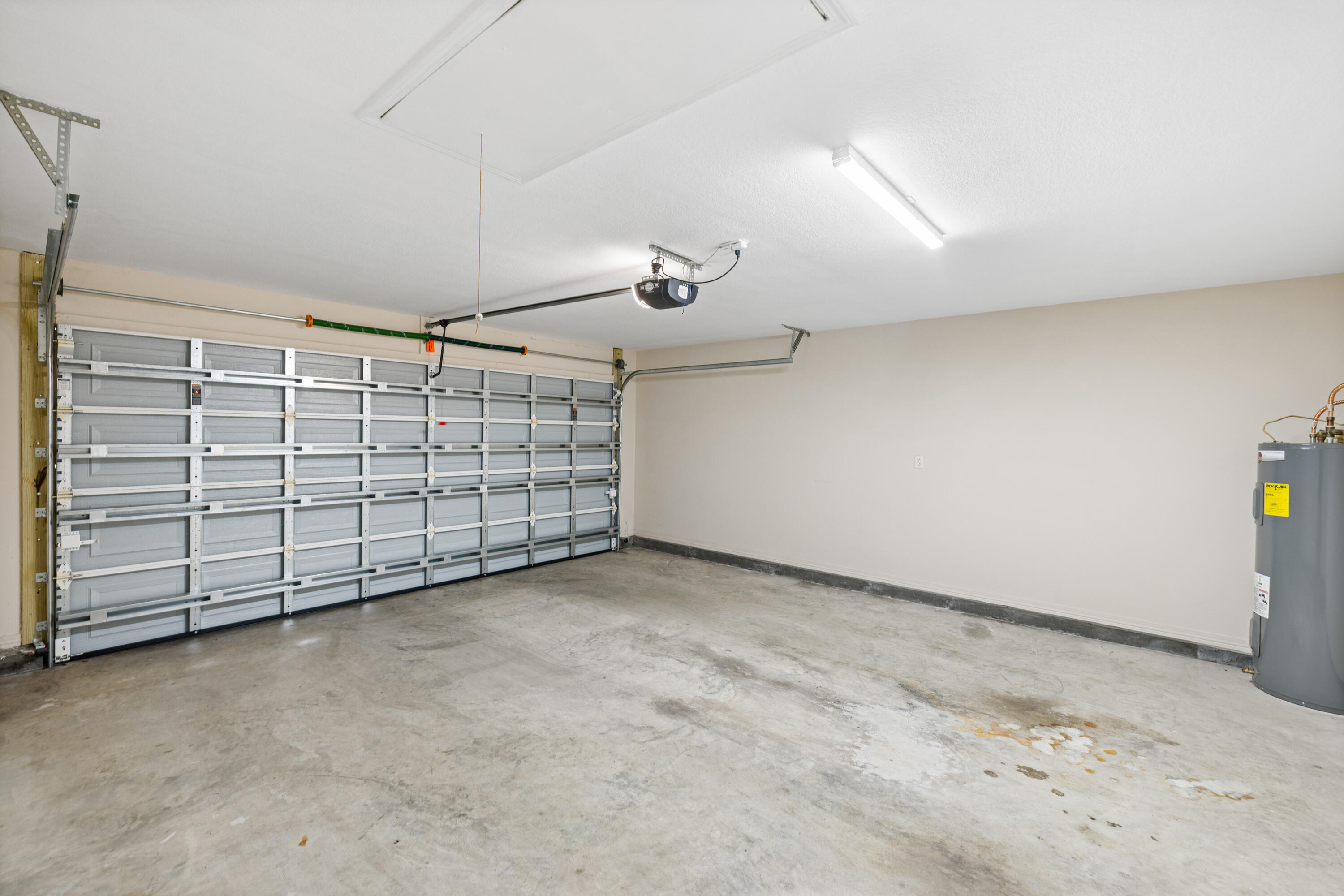 NORTH RIDGE CREEK S/D 1ST ADDN - Residential
