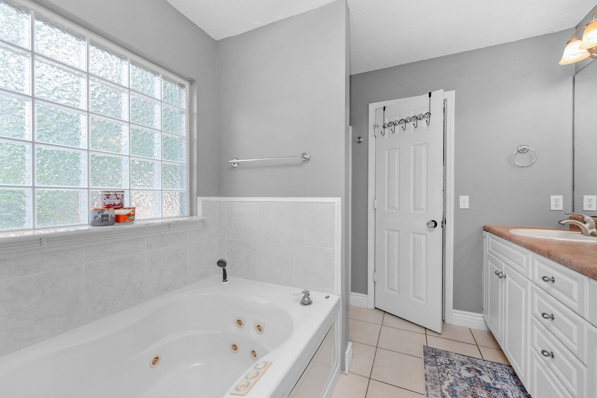 HOLLEY BY THE SEA - Residential