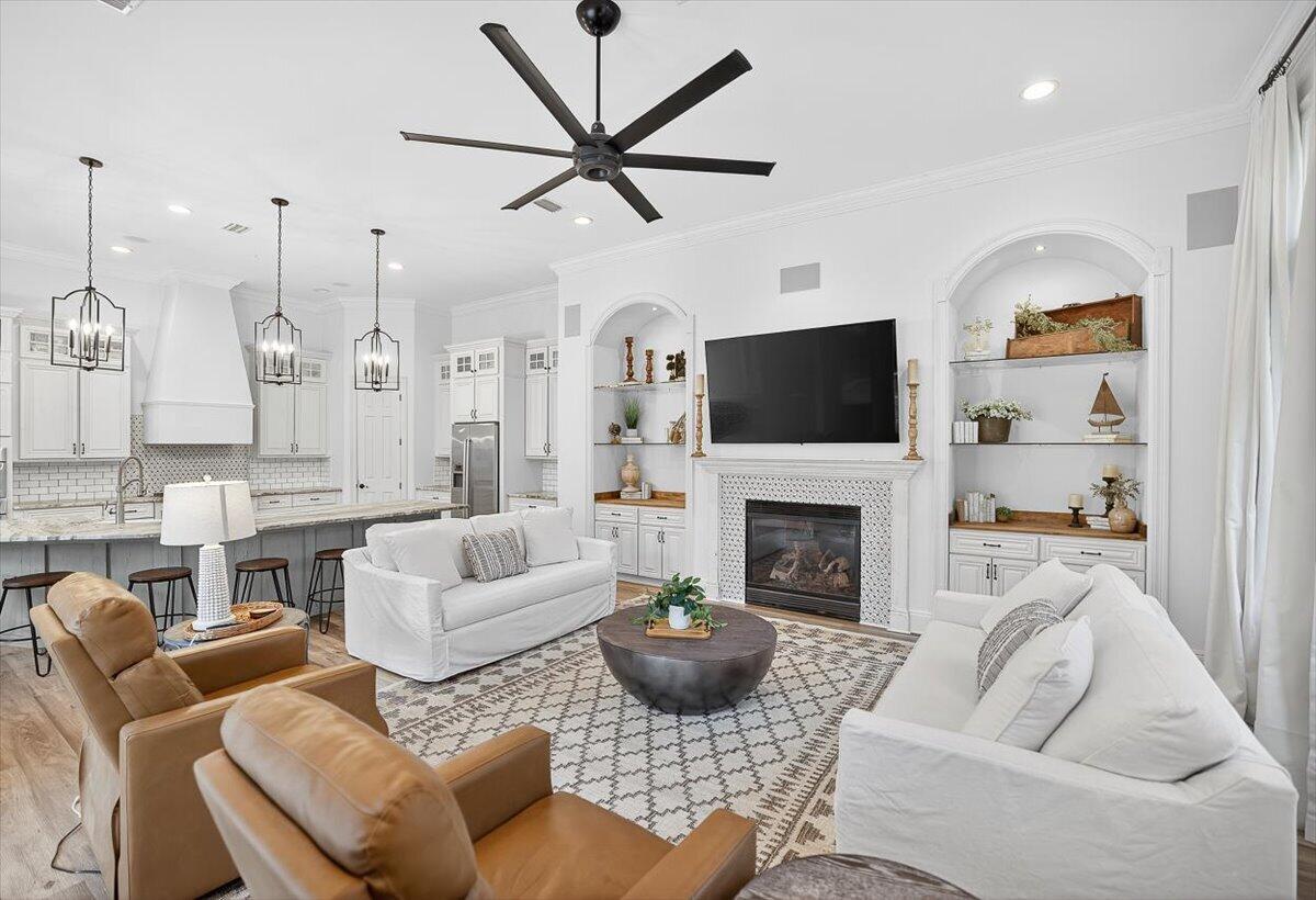 BURNT PINE - Residential Lease