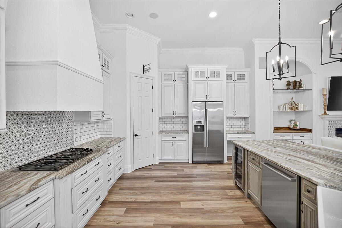BURNT PINE - Residential Lease