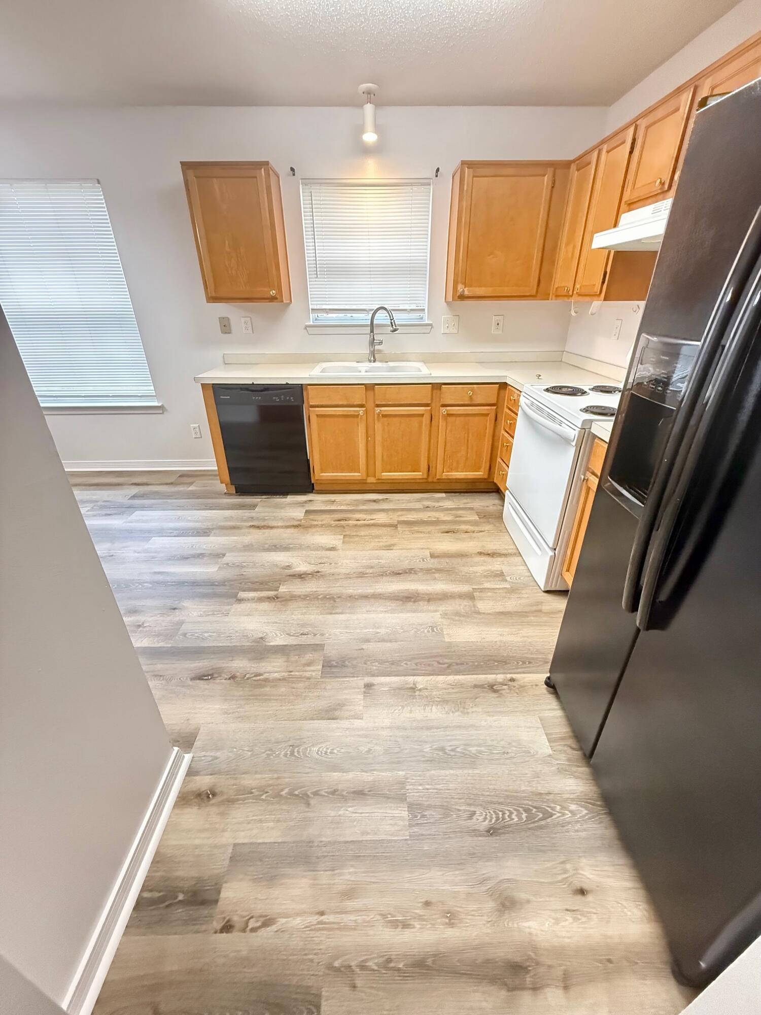 SWEETBRIAR STATION S/D - Residential Lease