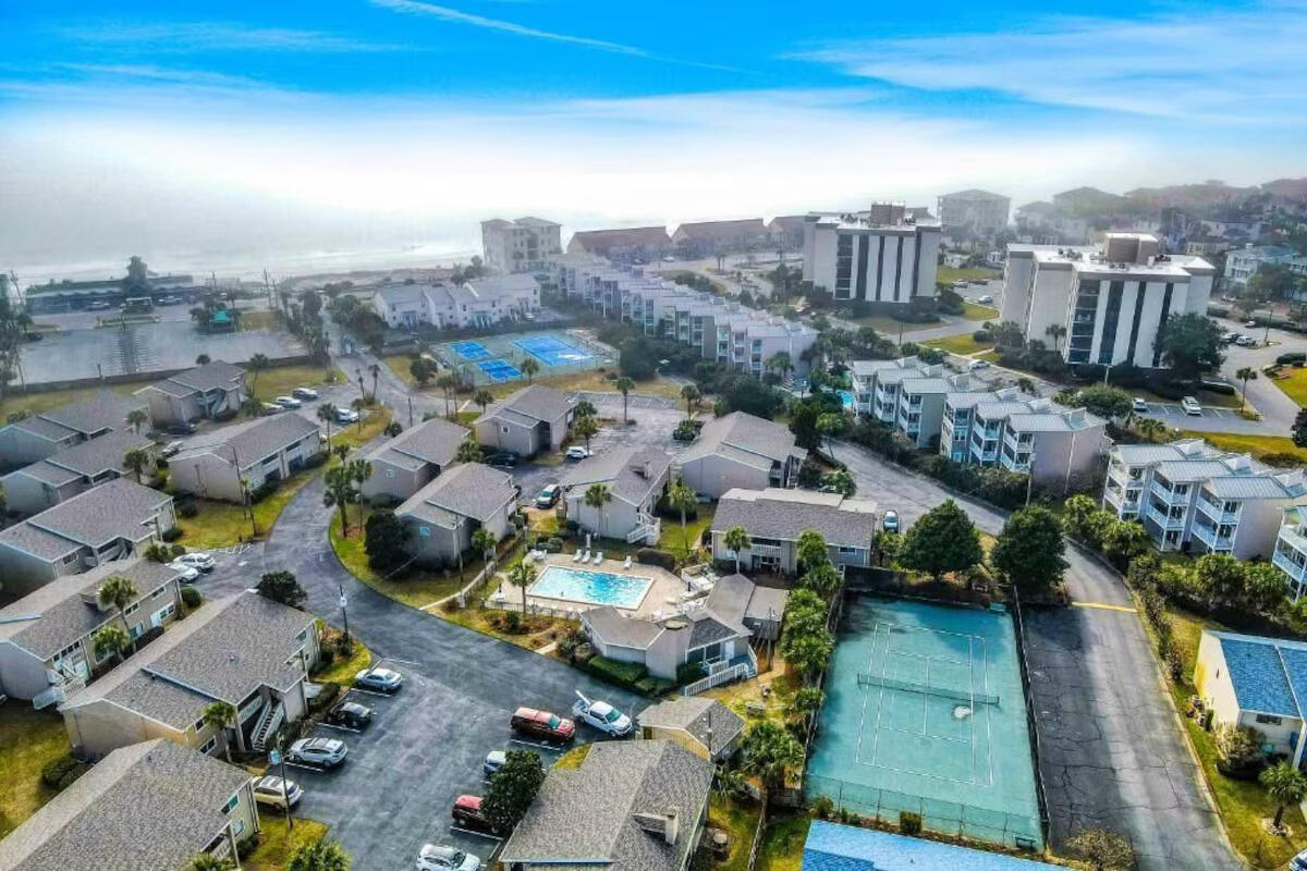 CHATEAU LA MER CONDO PHASE l - Residential