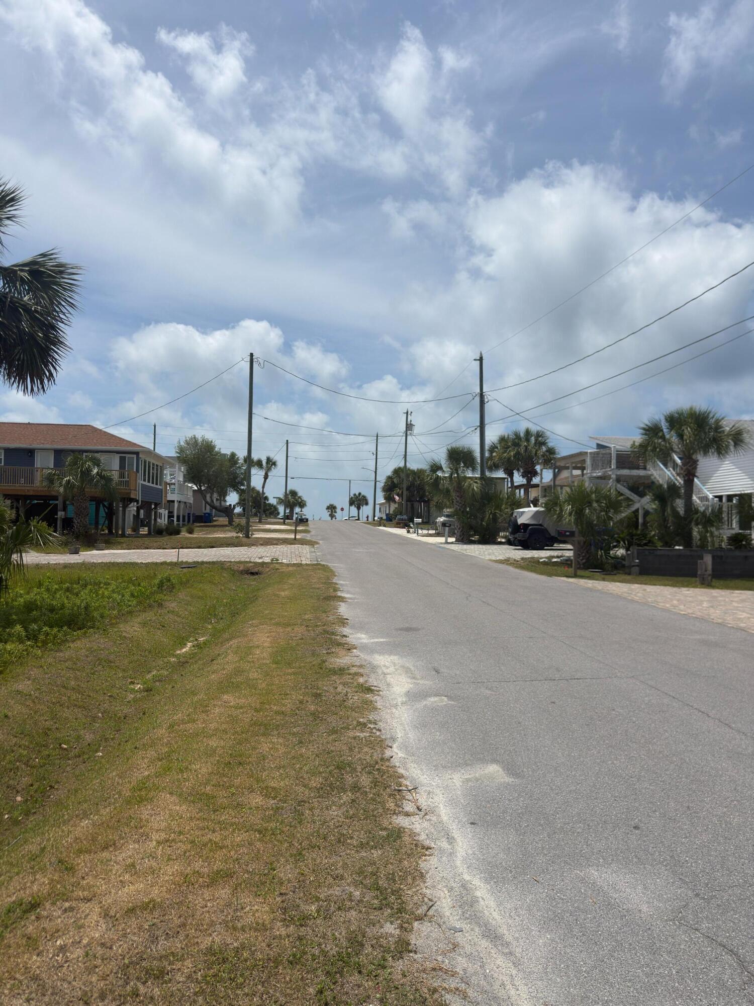 NO RECORDED SUBDIVISION - Land