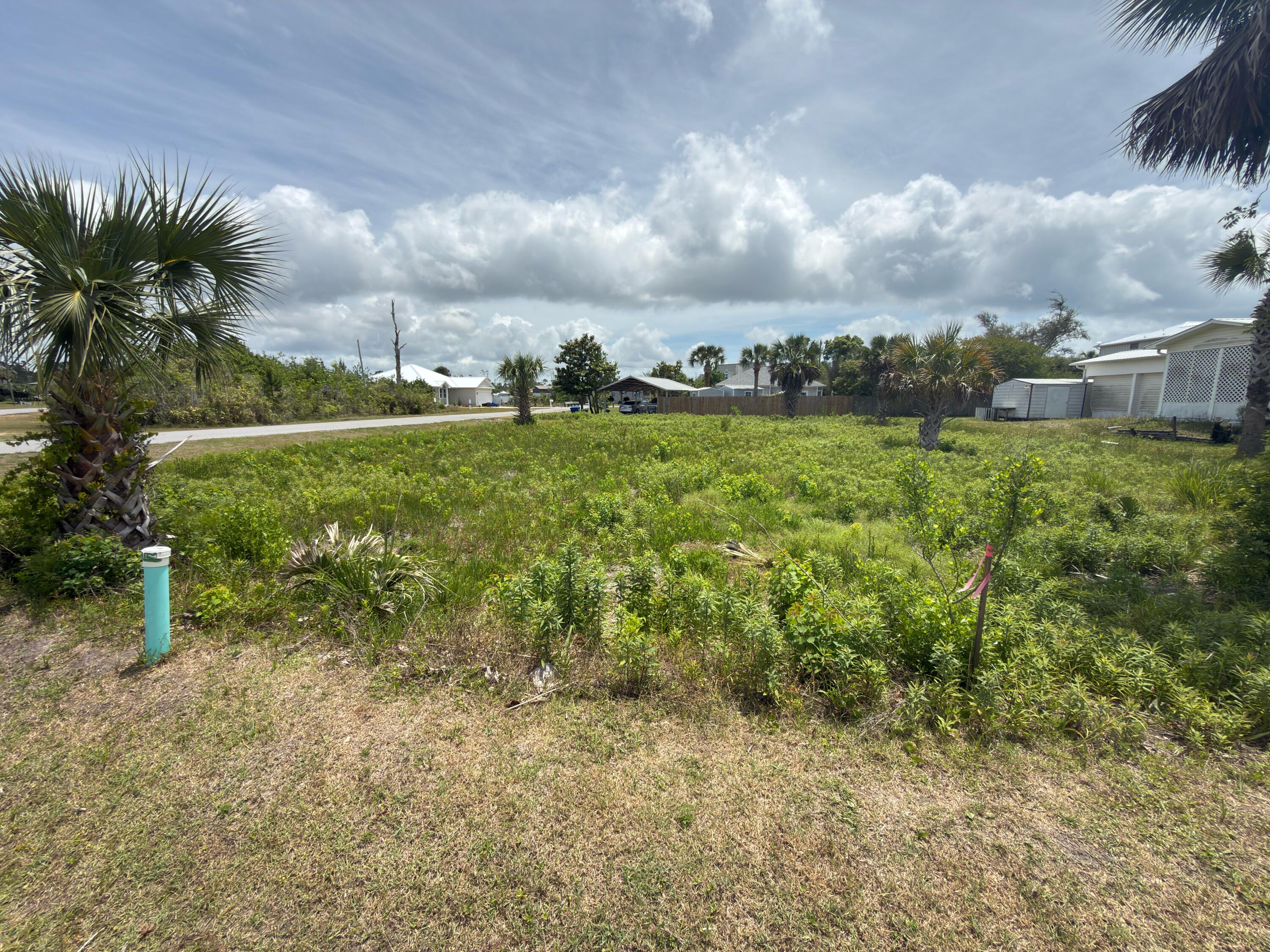 NO RECORDED SUBDIVISION - Land