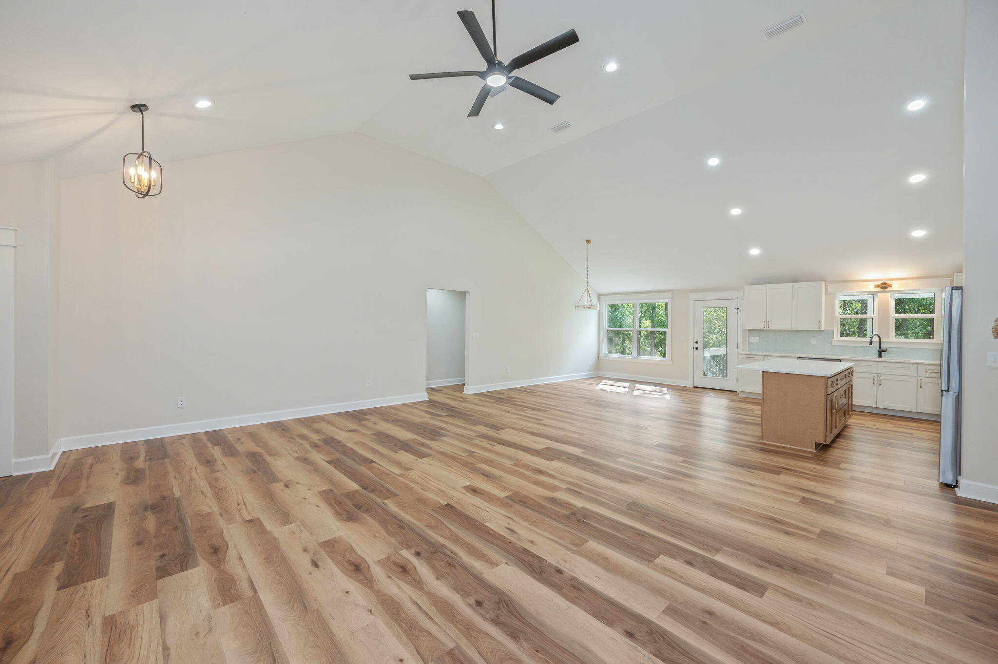 SPRING HILL ESTATES - Residential