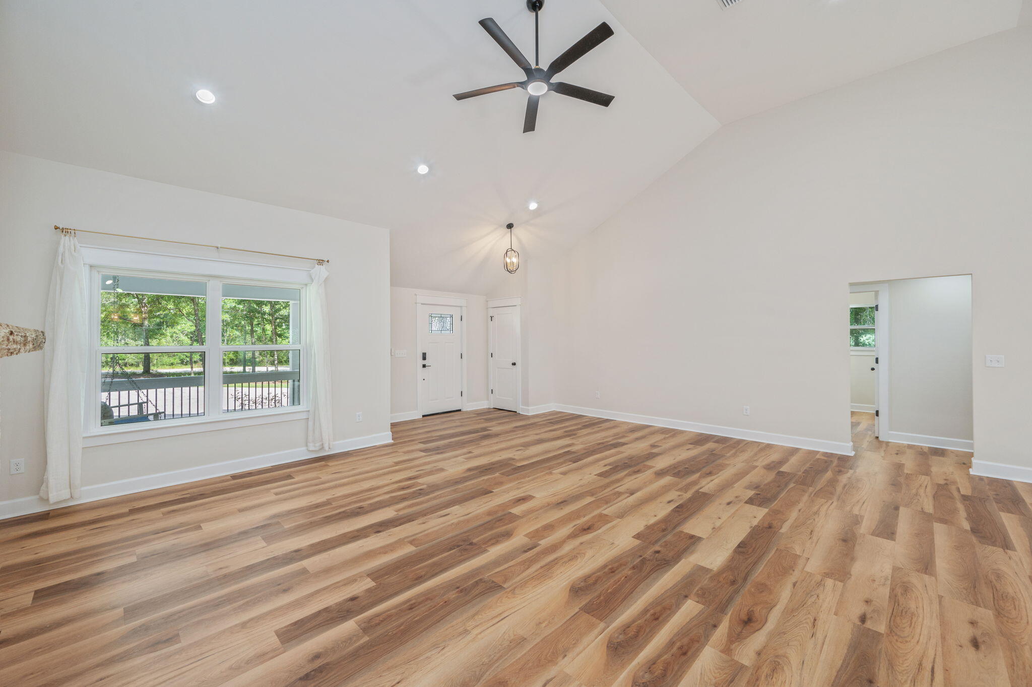 SPRING HILL ESTATES - Residential