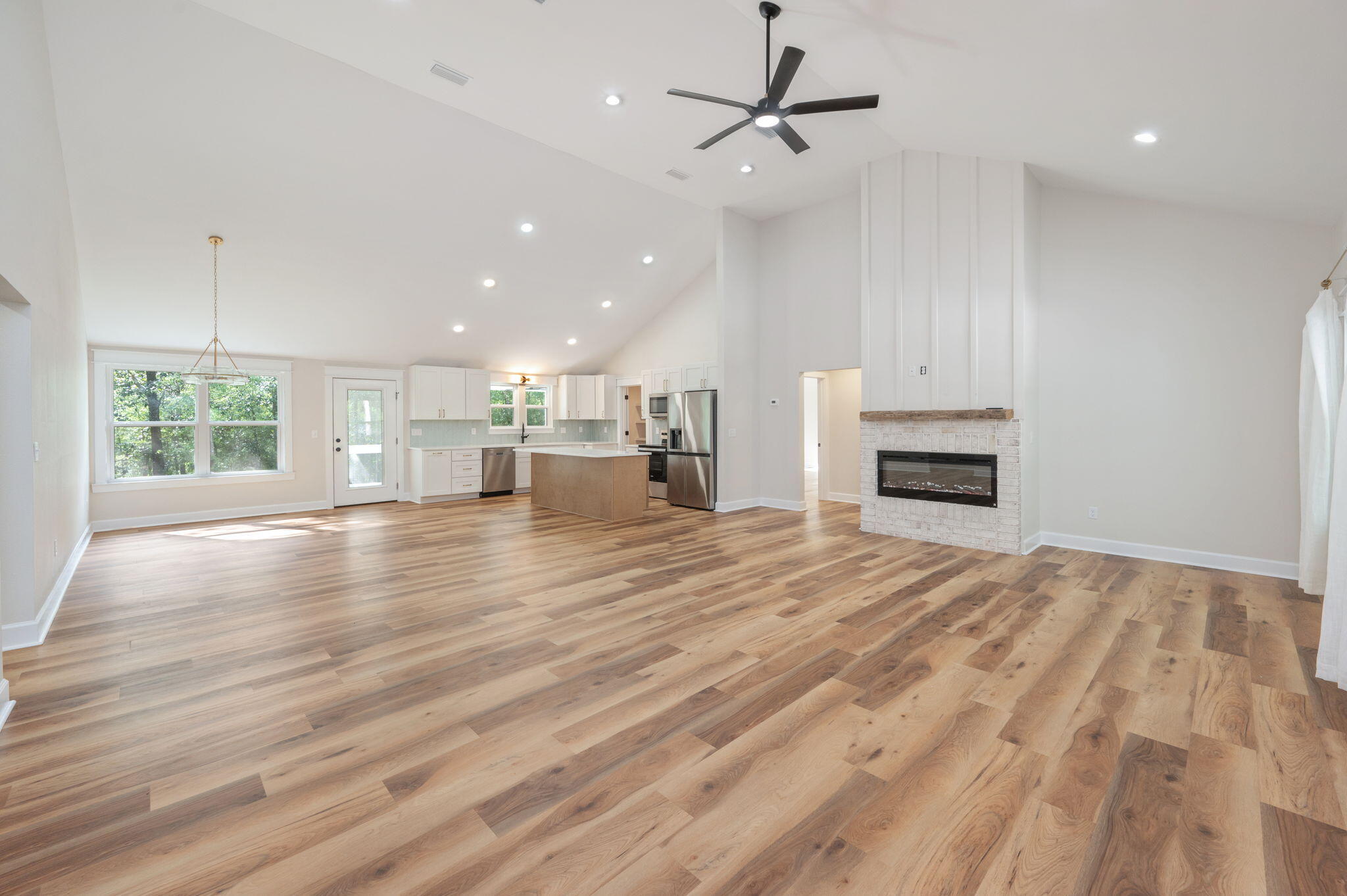 SPRING HILL ESTATES - Residential