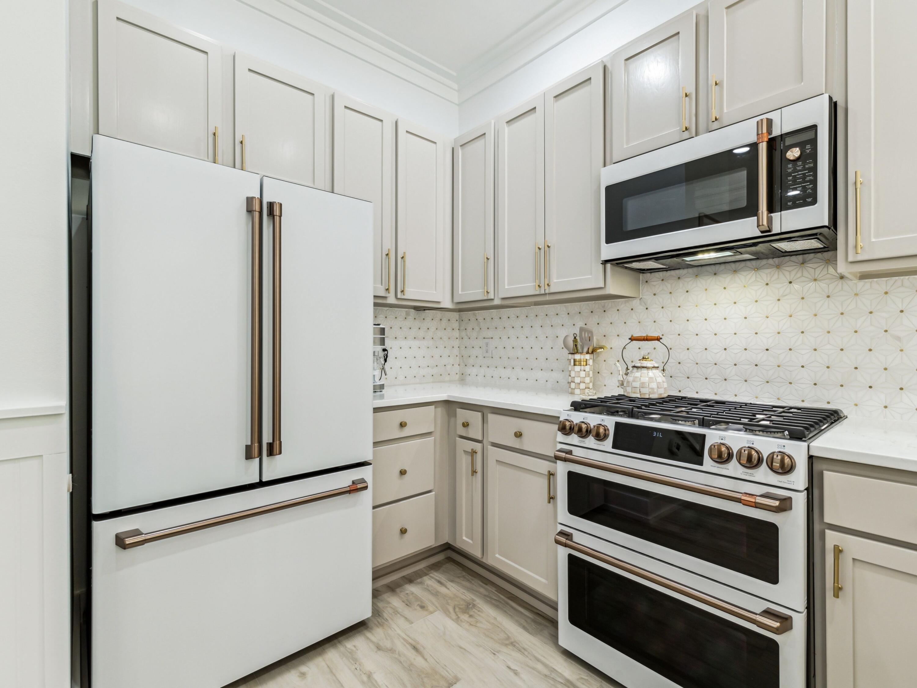 GRAYTON COVE - Residential