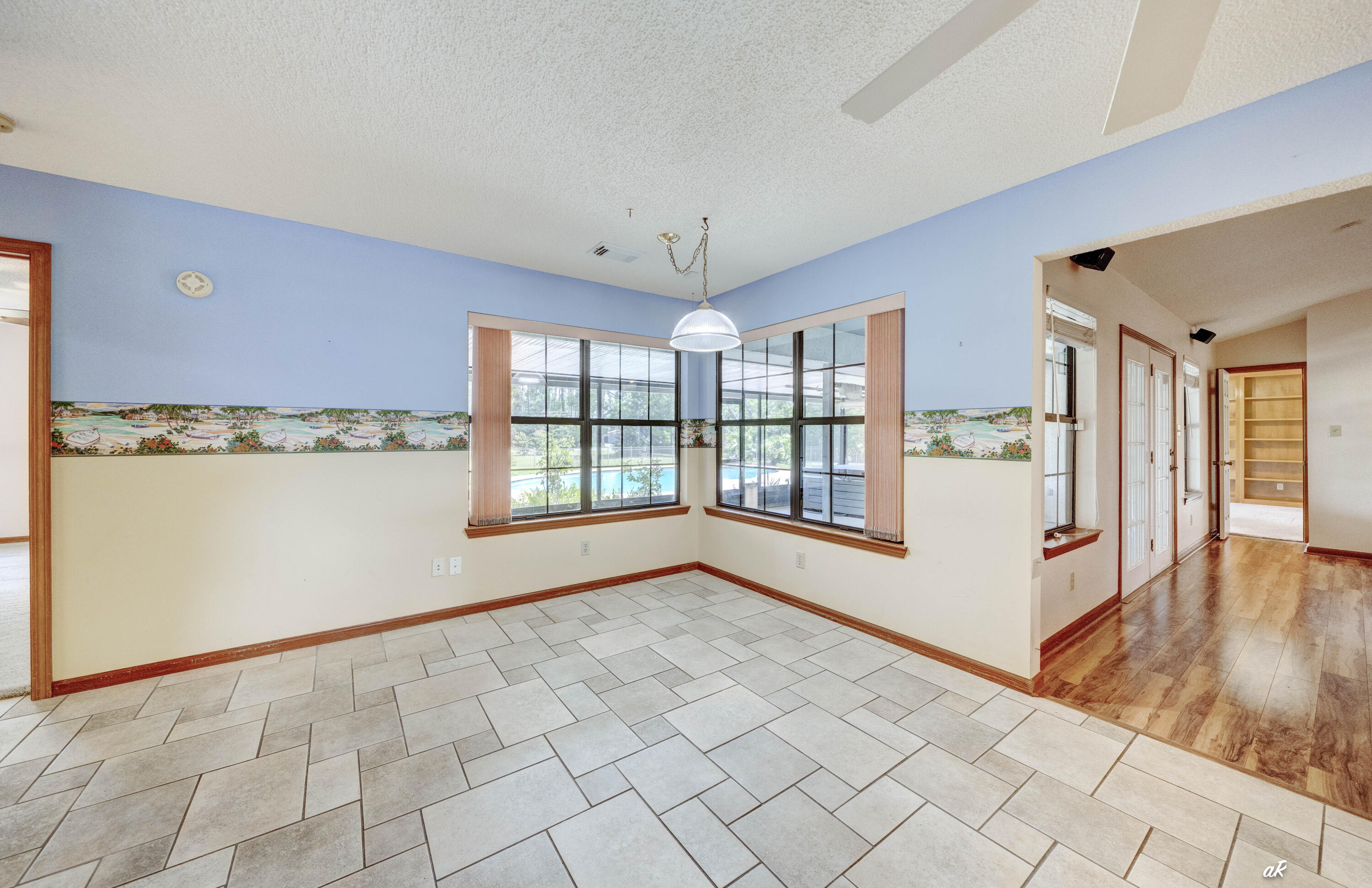 THOMAS DRIVE PARK UNIT 4 - Residential