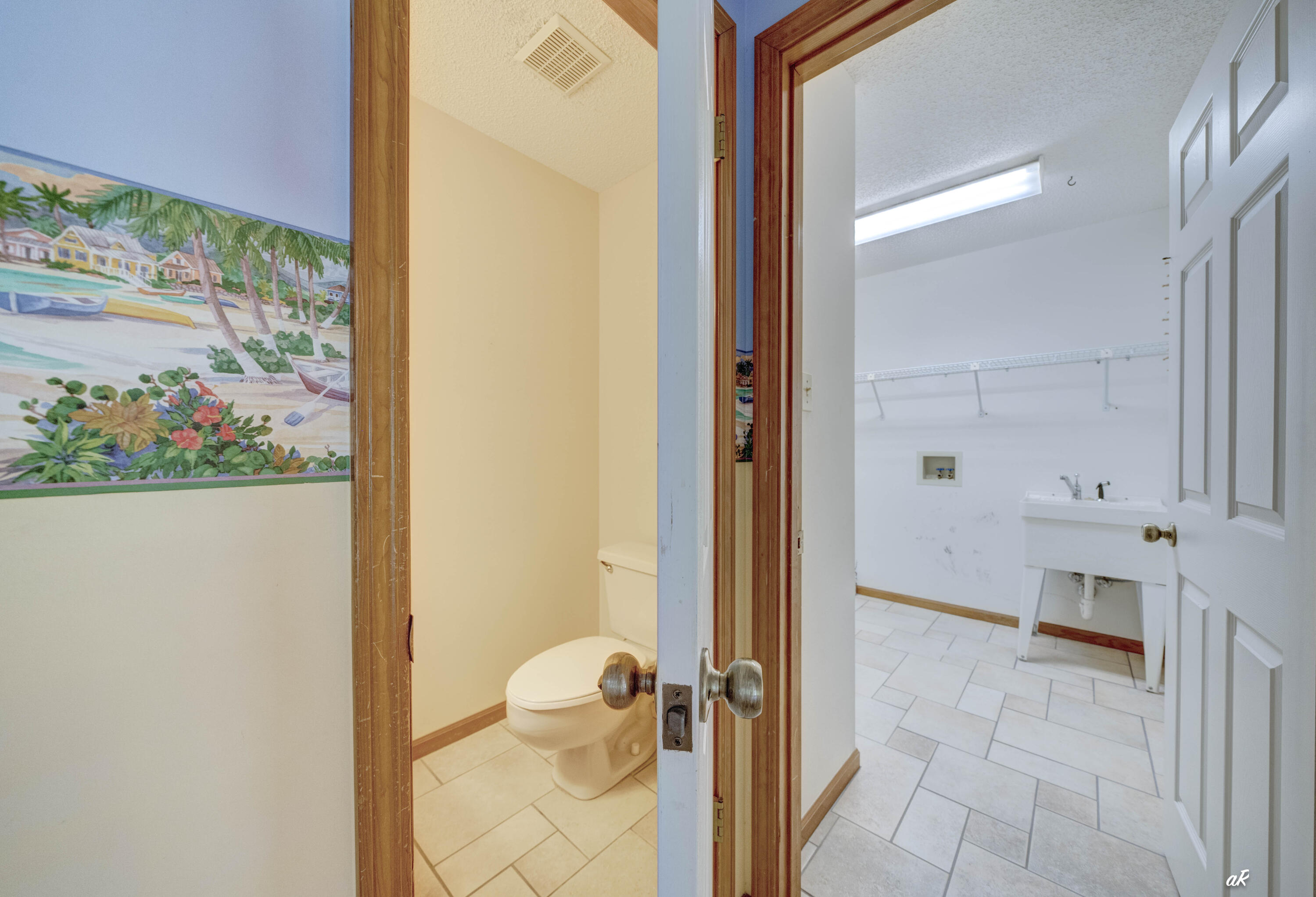 THOMAS DRIVE PARK UNIT 4 - Residential