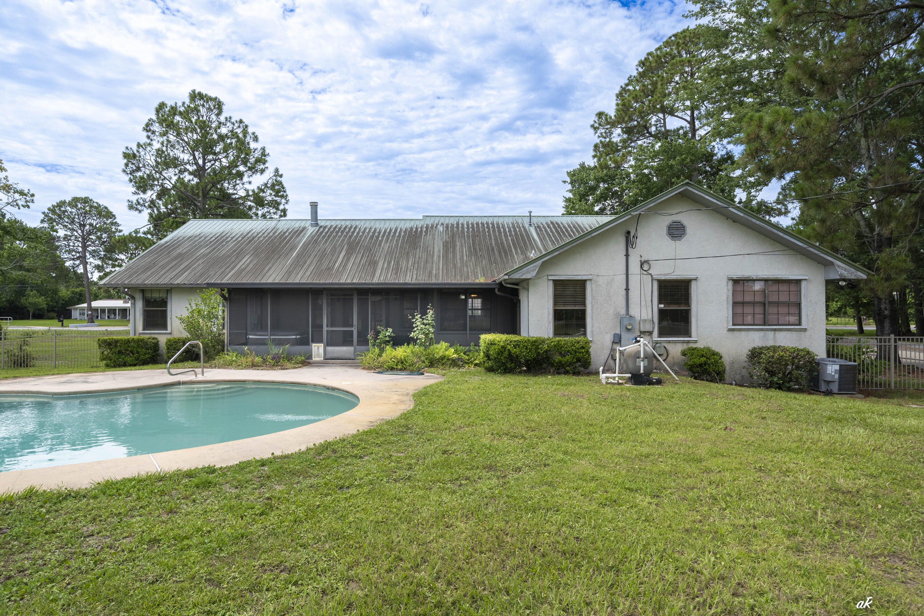 THOMAS DRIVE PARK UNIT 4 - Residential