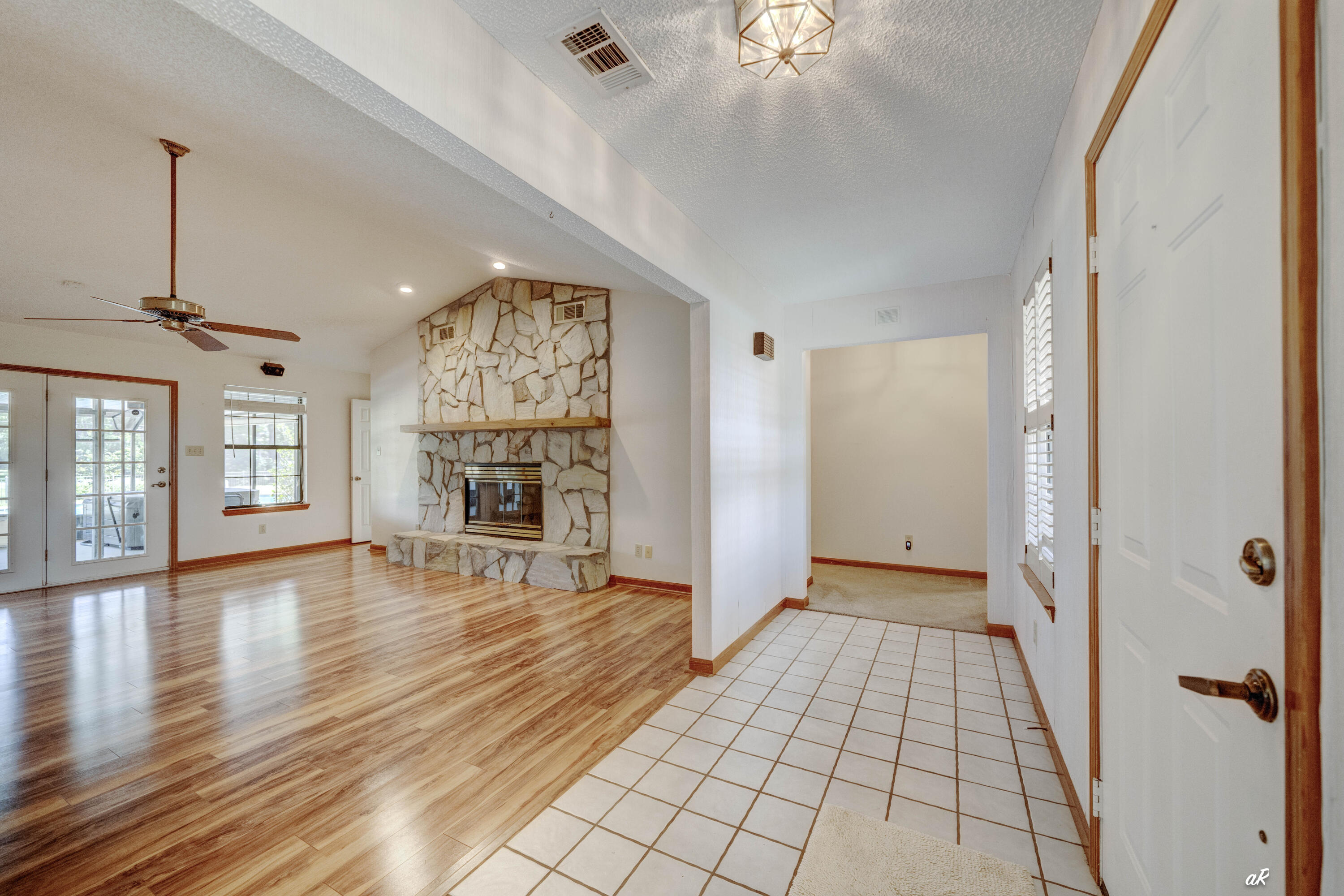 THOMAS DRIVE PARK UNIT 4 - Residential