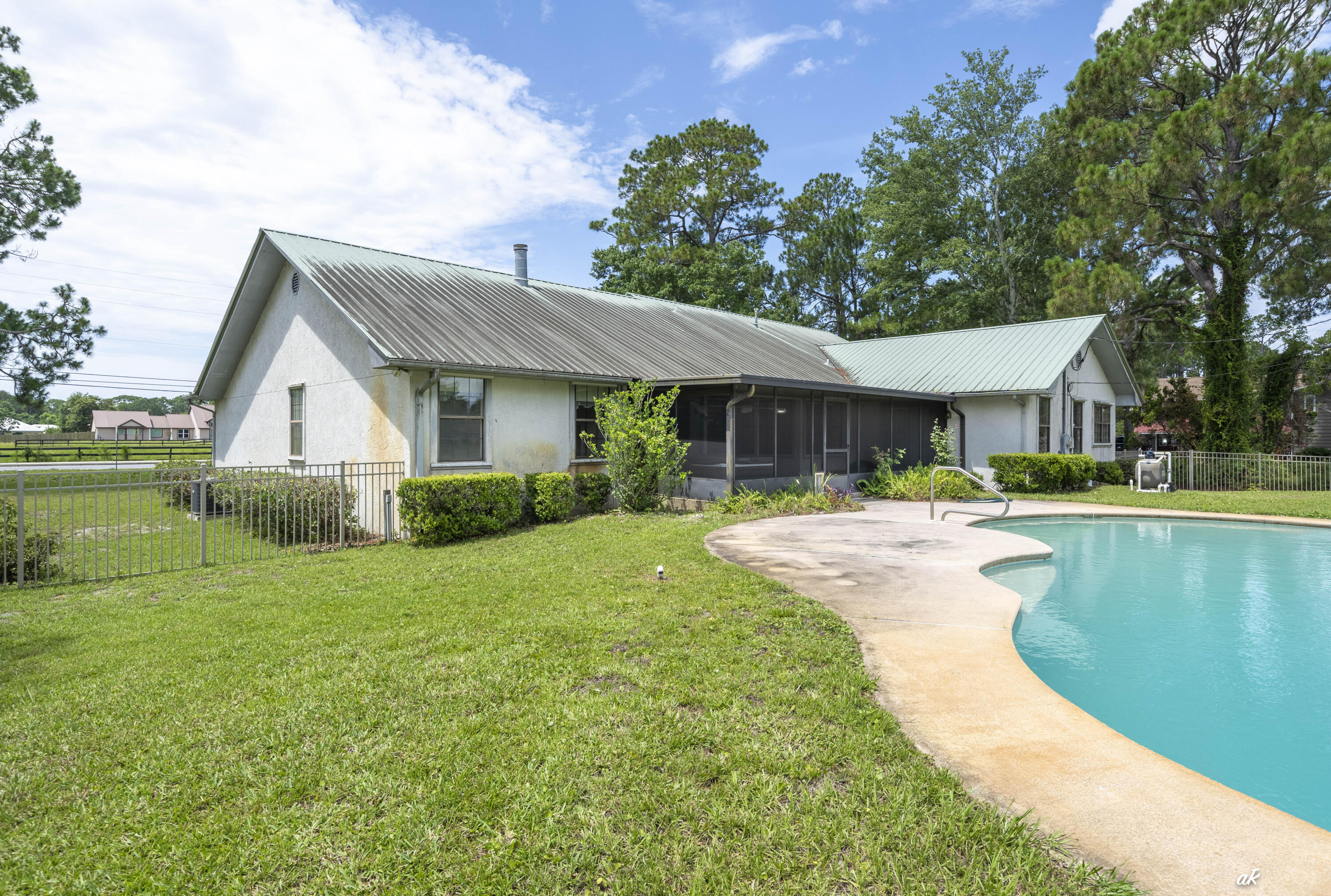 THOMAS DRIVE PARK UNIT 4 - Residential