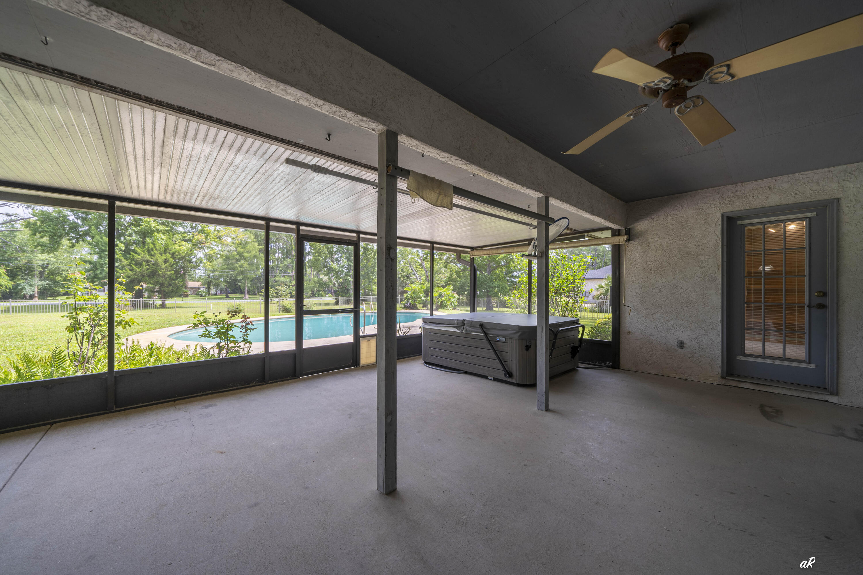 THOMAS DRIVE PARK UNIT 4 - Residential