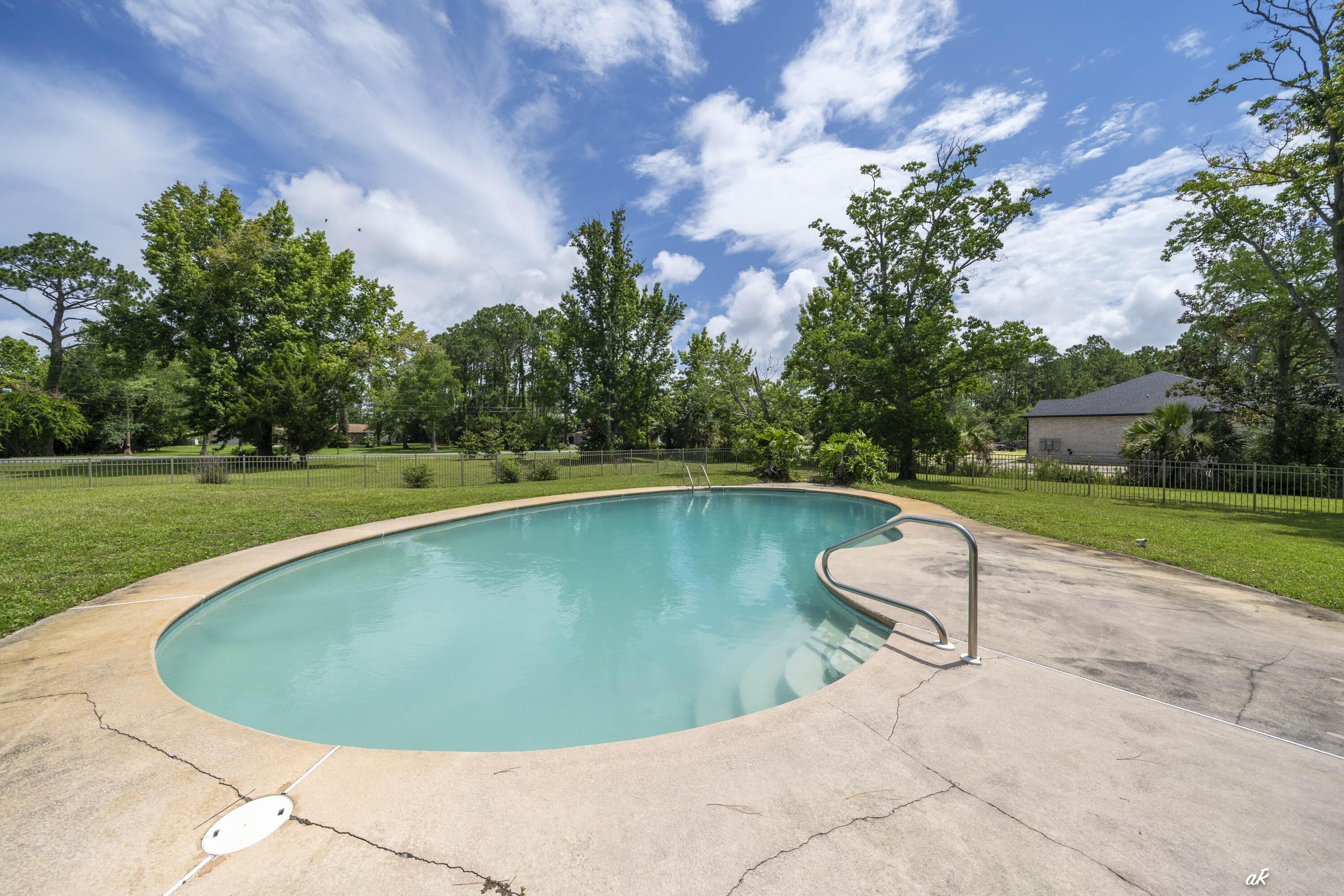 THOMAS DRIVE PARK UNIT 4 - Residential