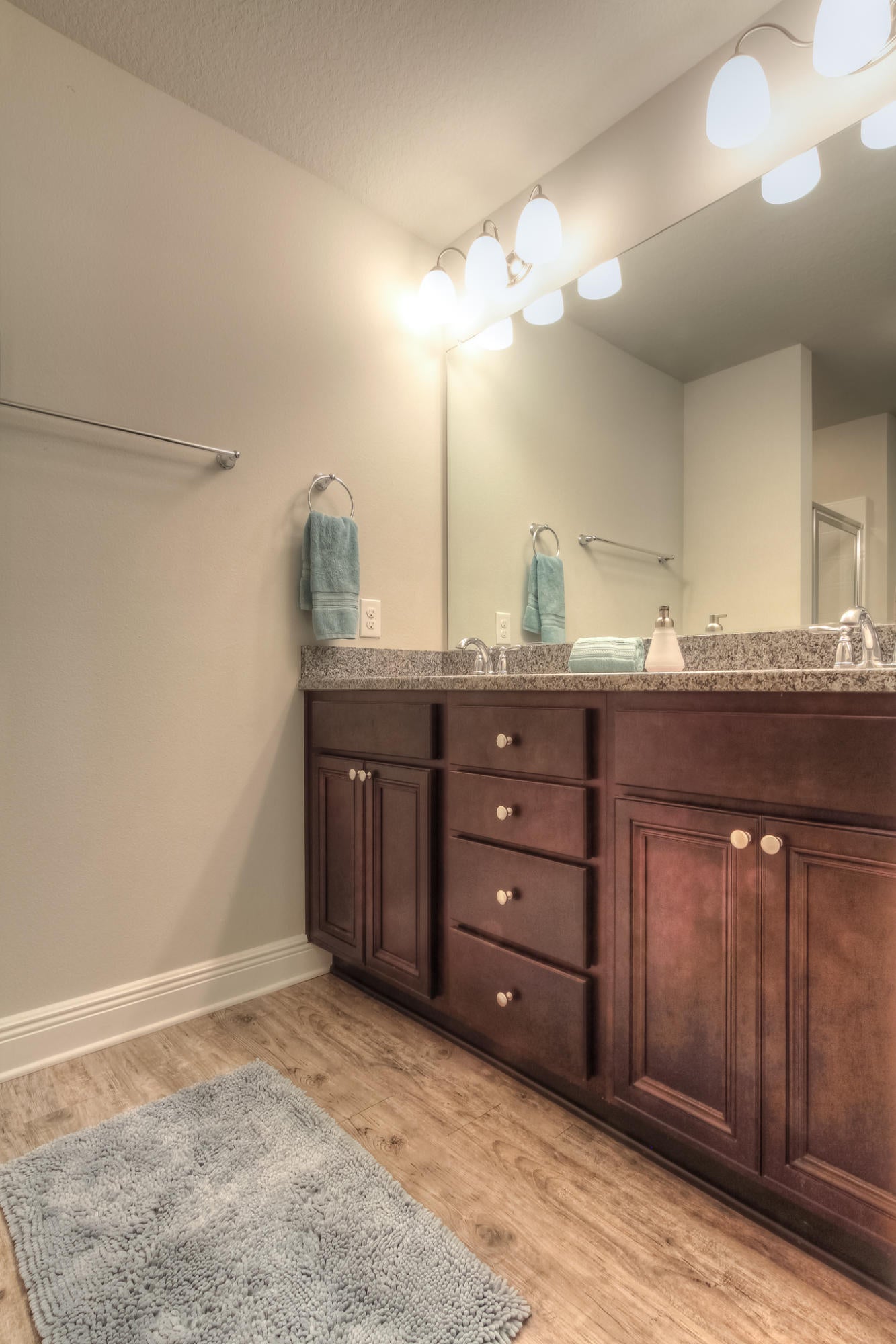 RESERVE POINTE - Residential