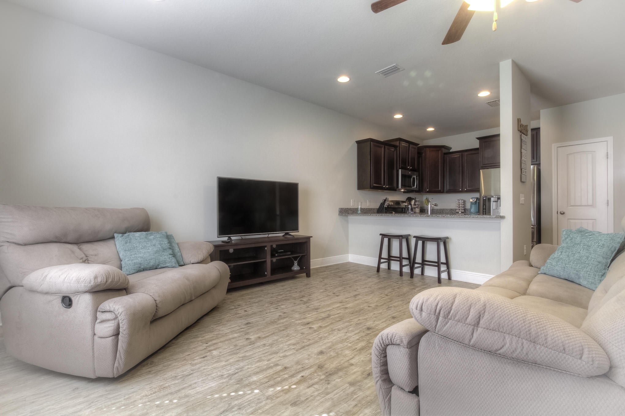 RESERVE POINTE - Residential