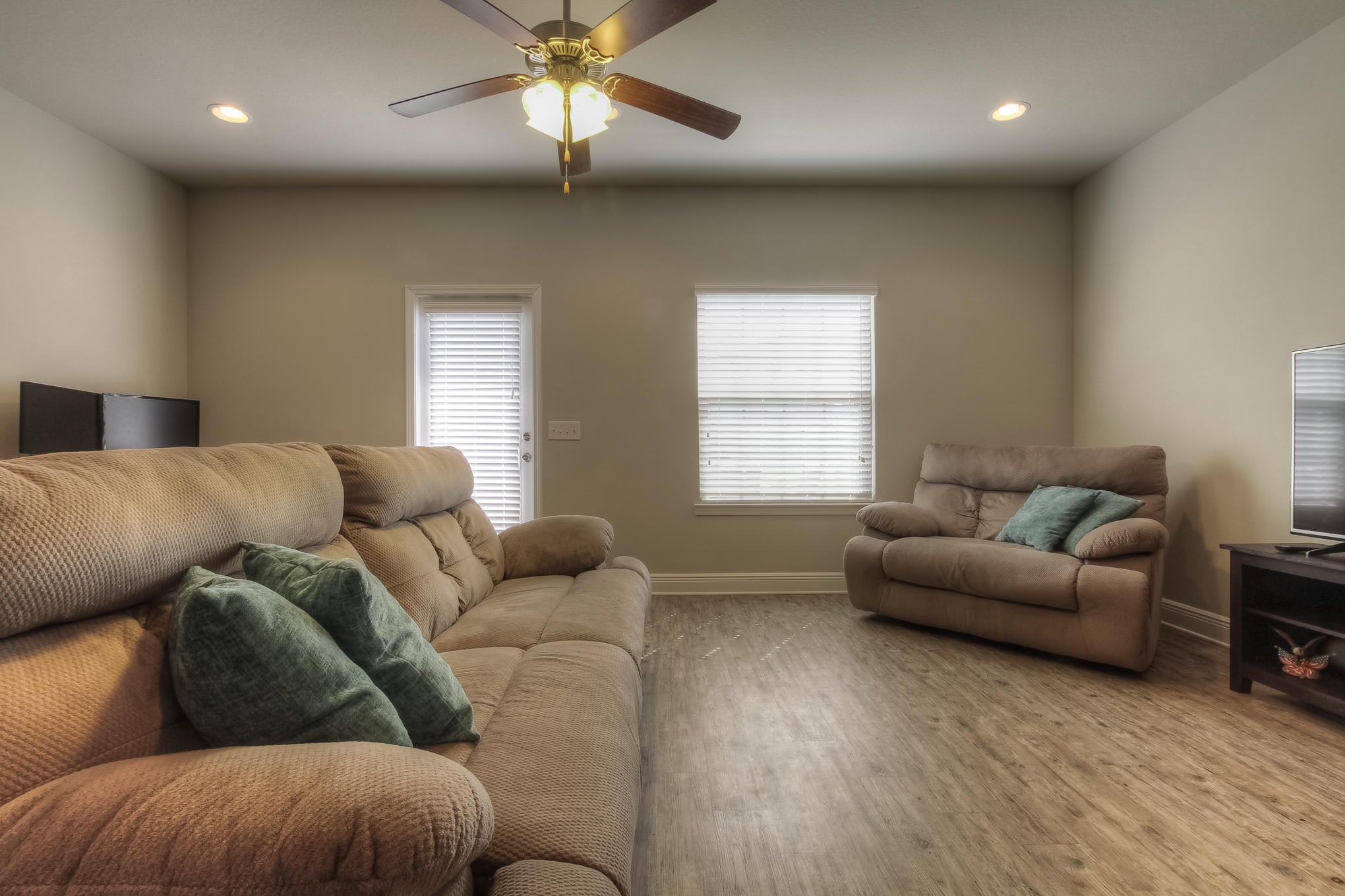 RESERVE POINTE - Residential