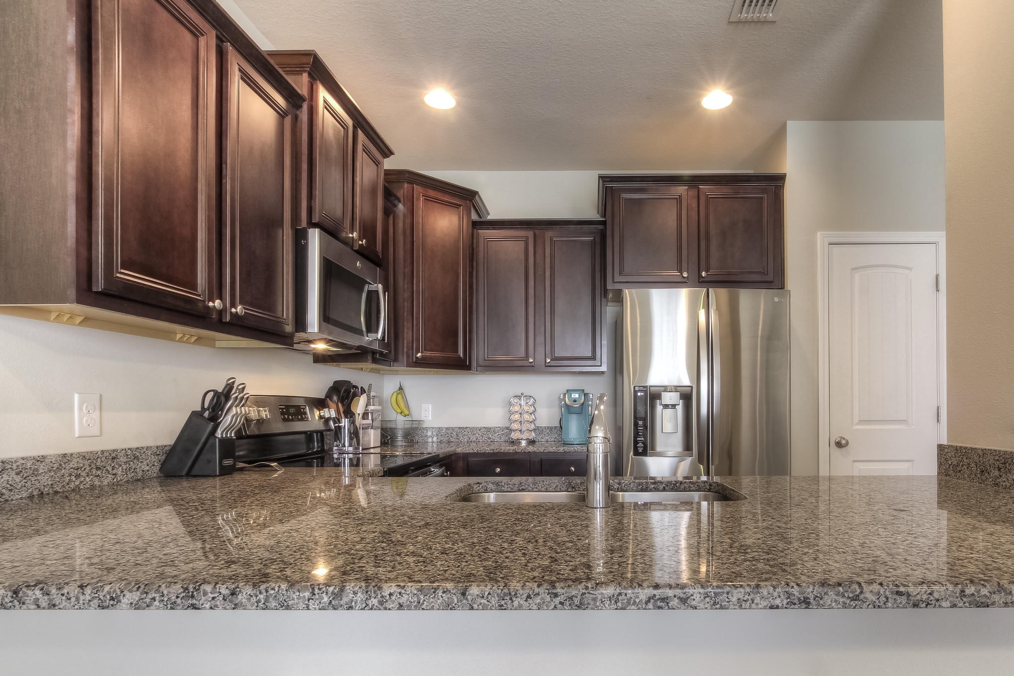 RESERVE POINTE - Residential